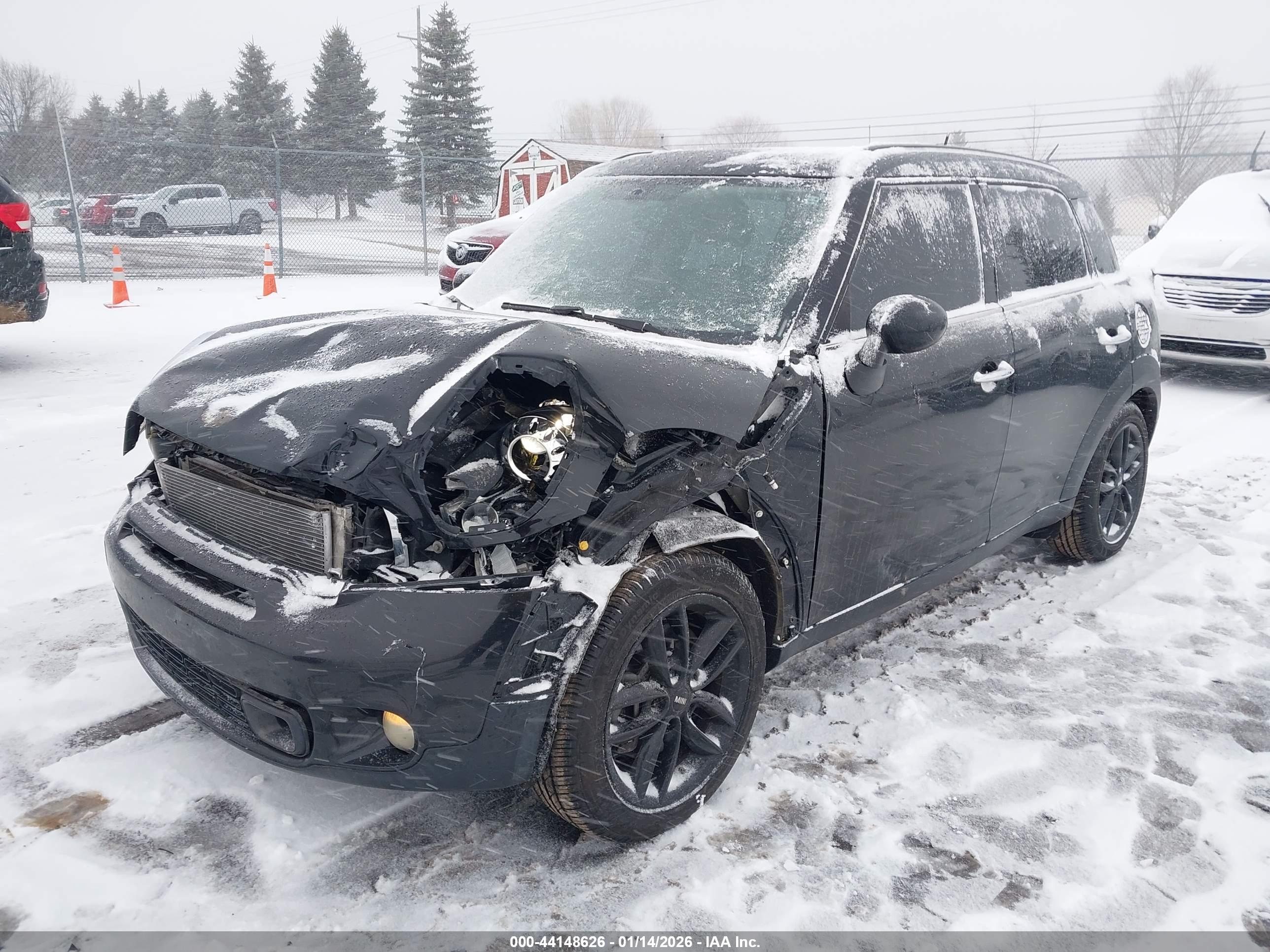 MINI COUNTRYMAN image 2