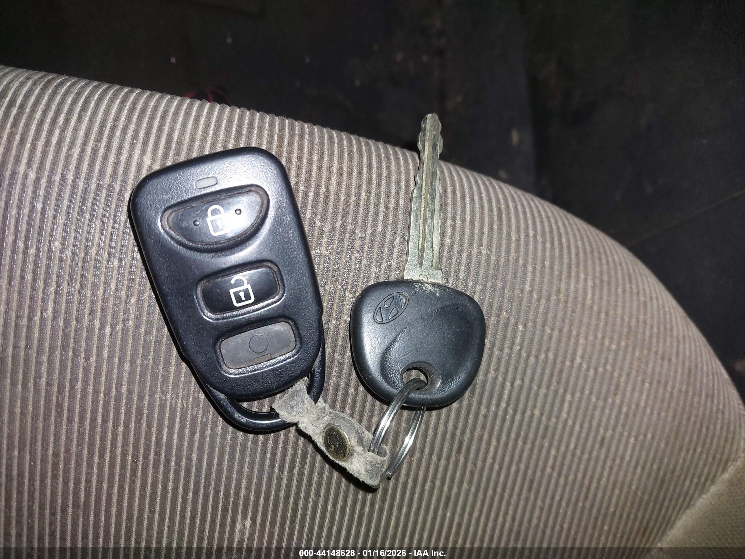 HYUNDAI ELANTRA image 11