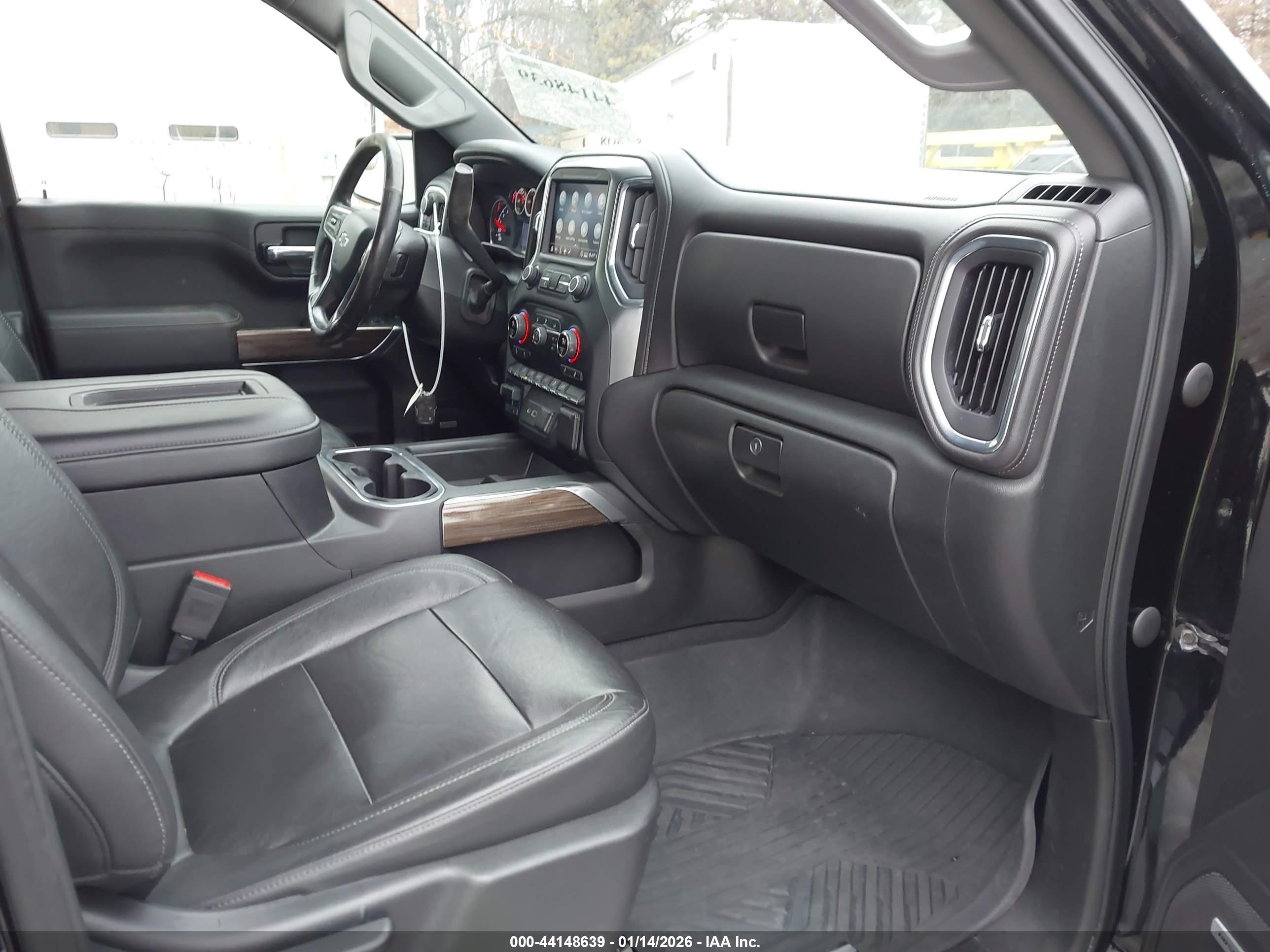 CHEVROLET SILVERADO image 5
