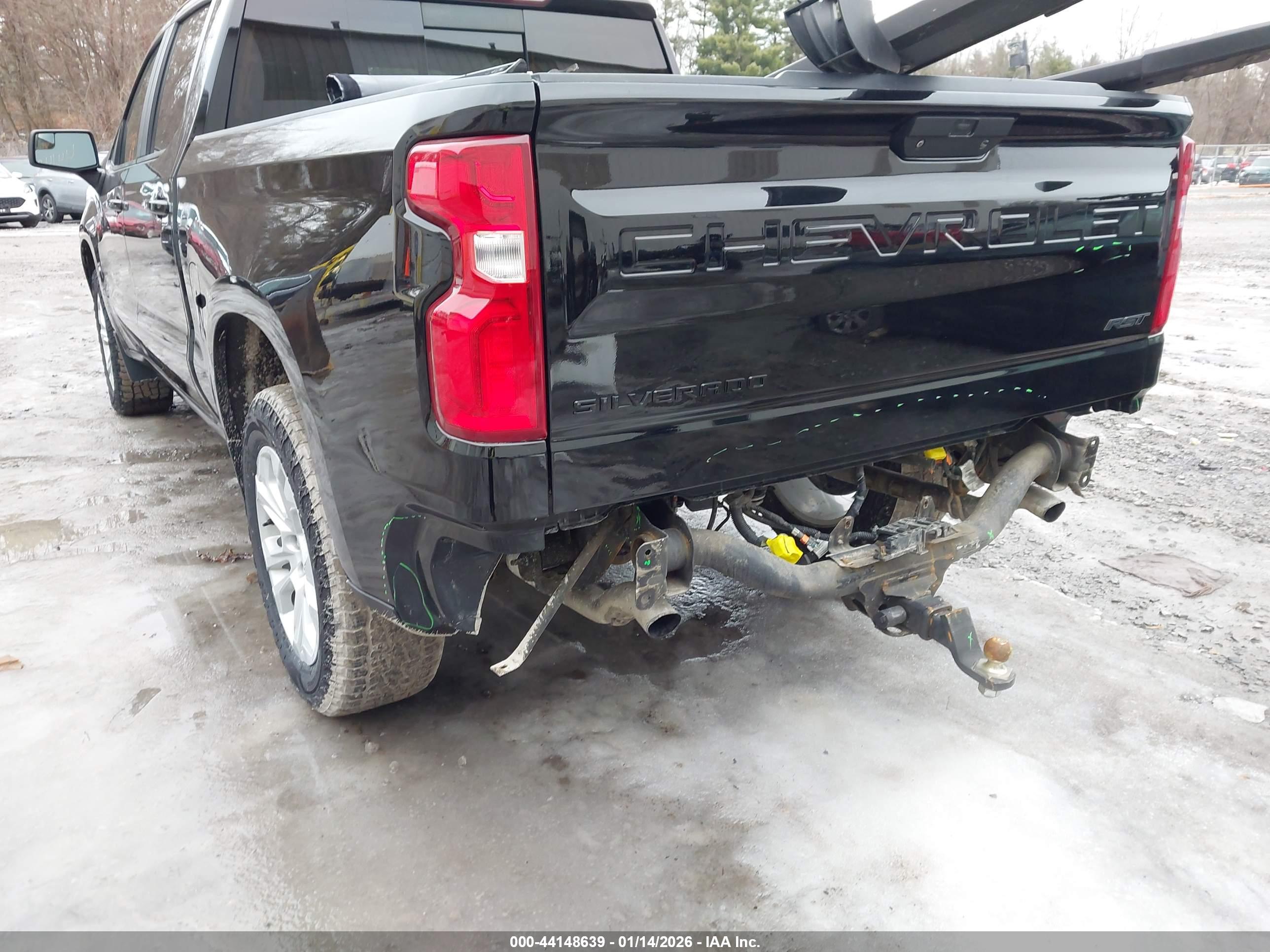 CHEVROLET SILVERADO image 6