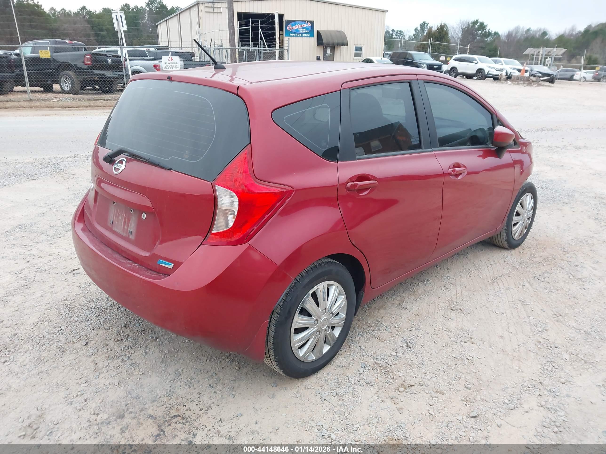 NISSAN VERSA image 4
