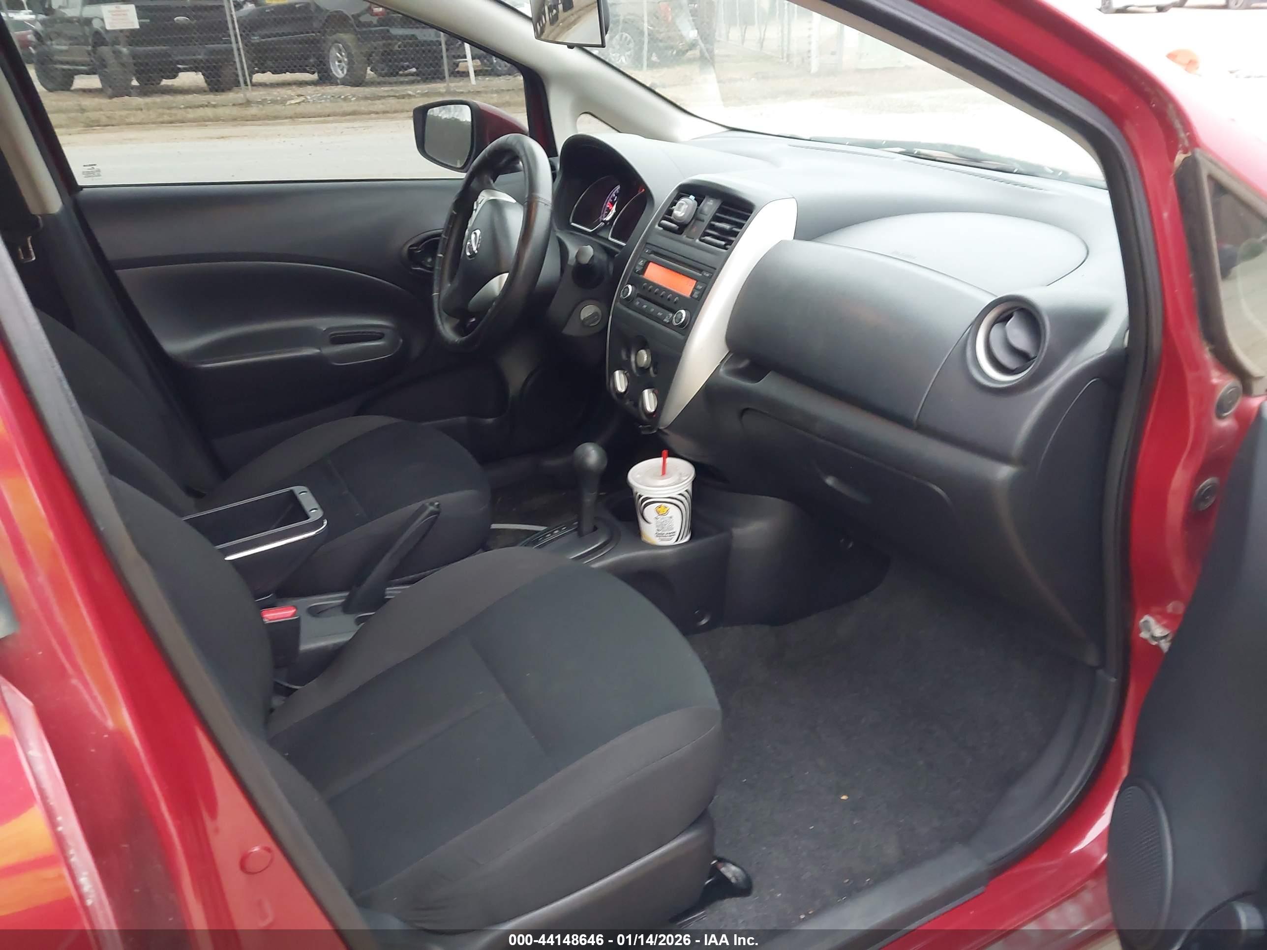 NISSAN VERSA image 5