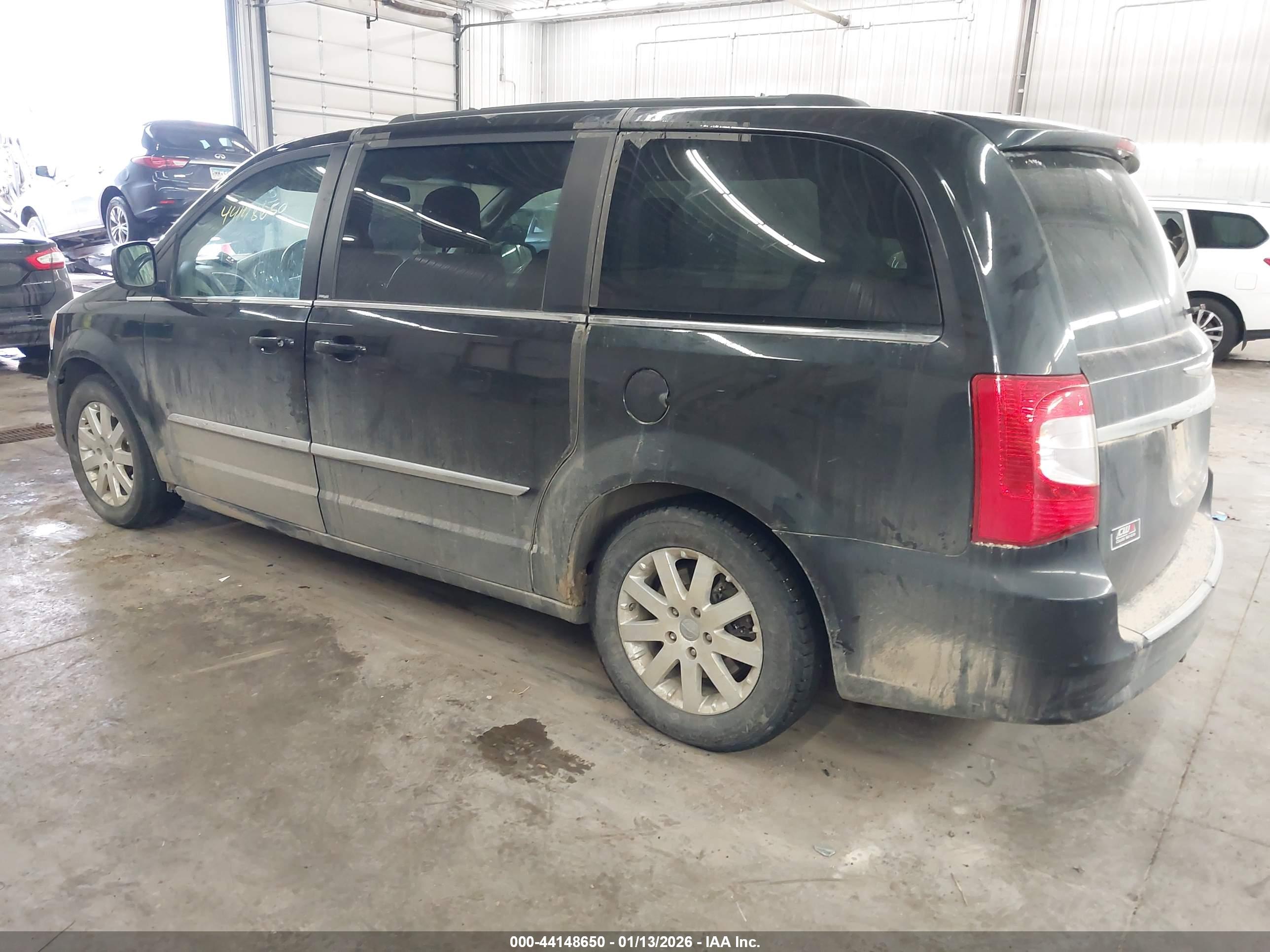 CHRYSLER TOWN image 3