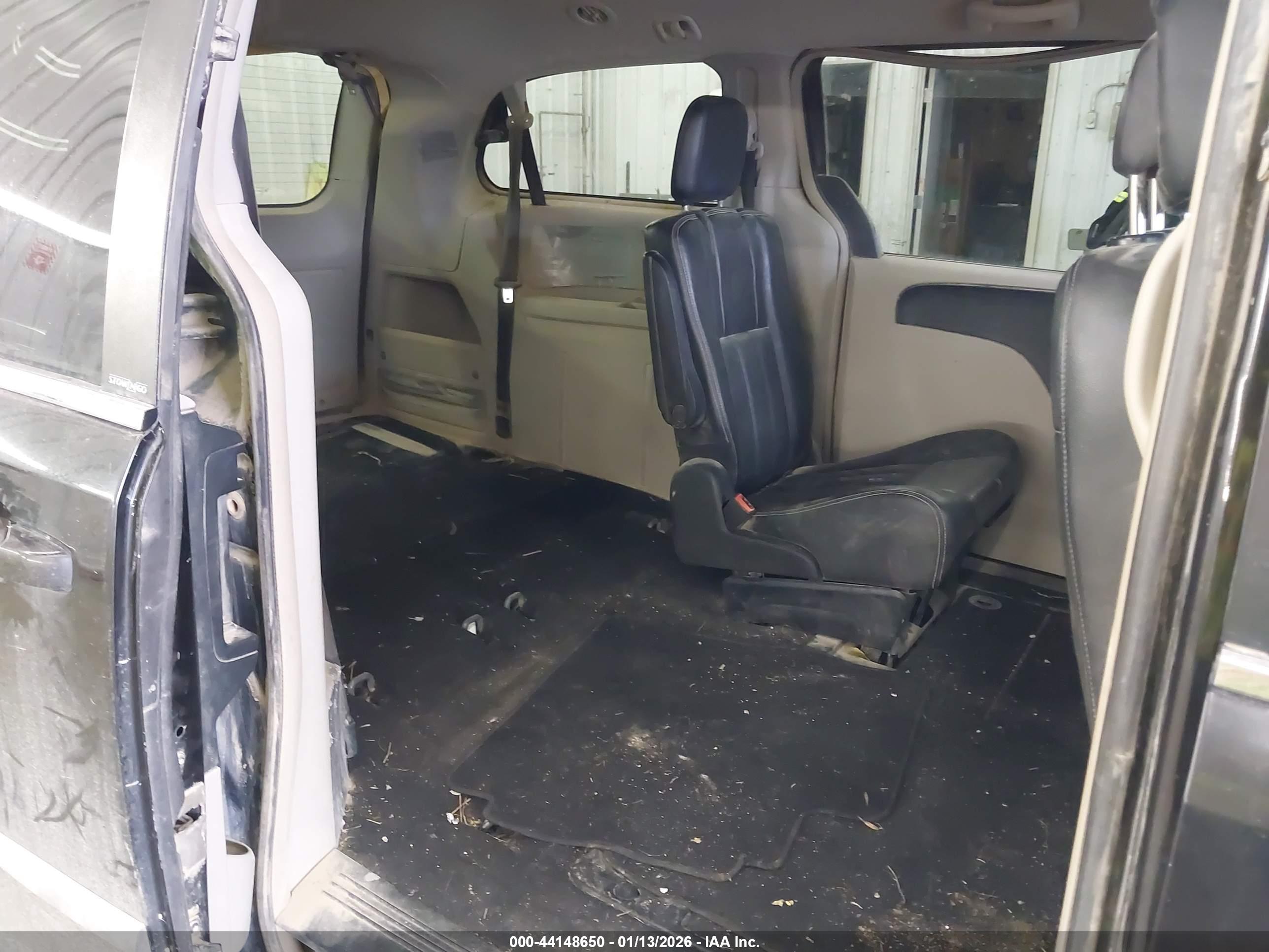 CHRYSLER TOWN image 8