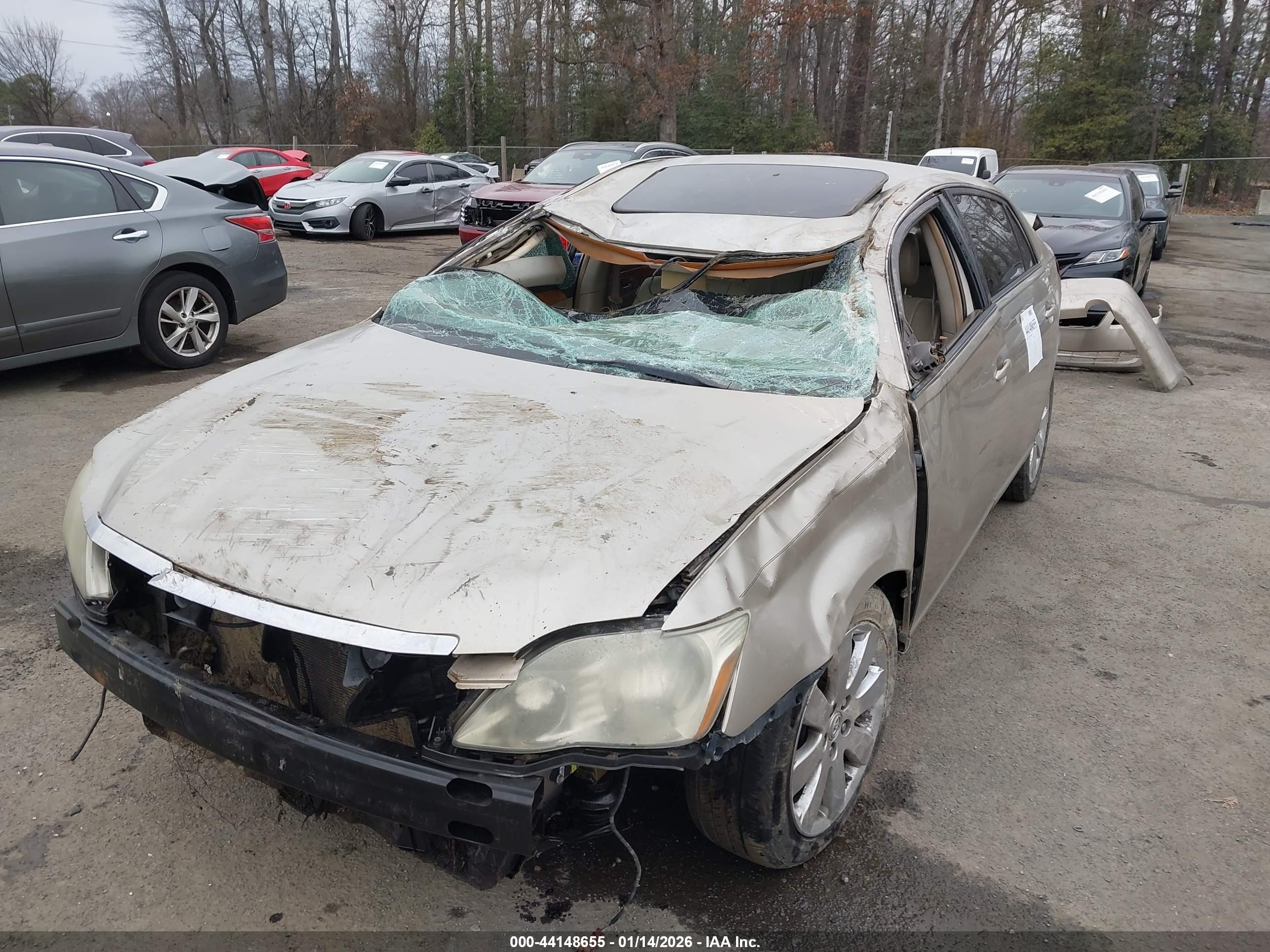 TOYOTA AVALON image 6