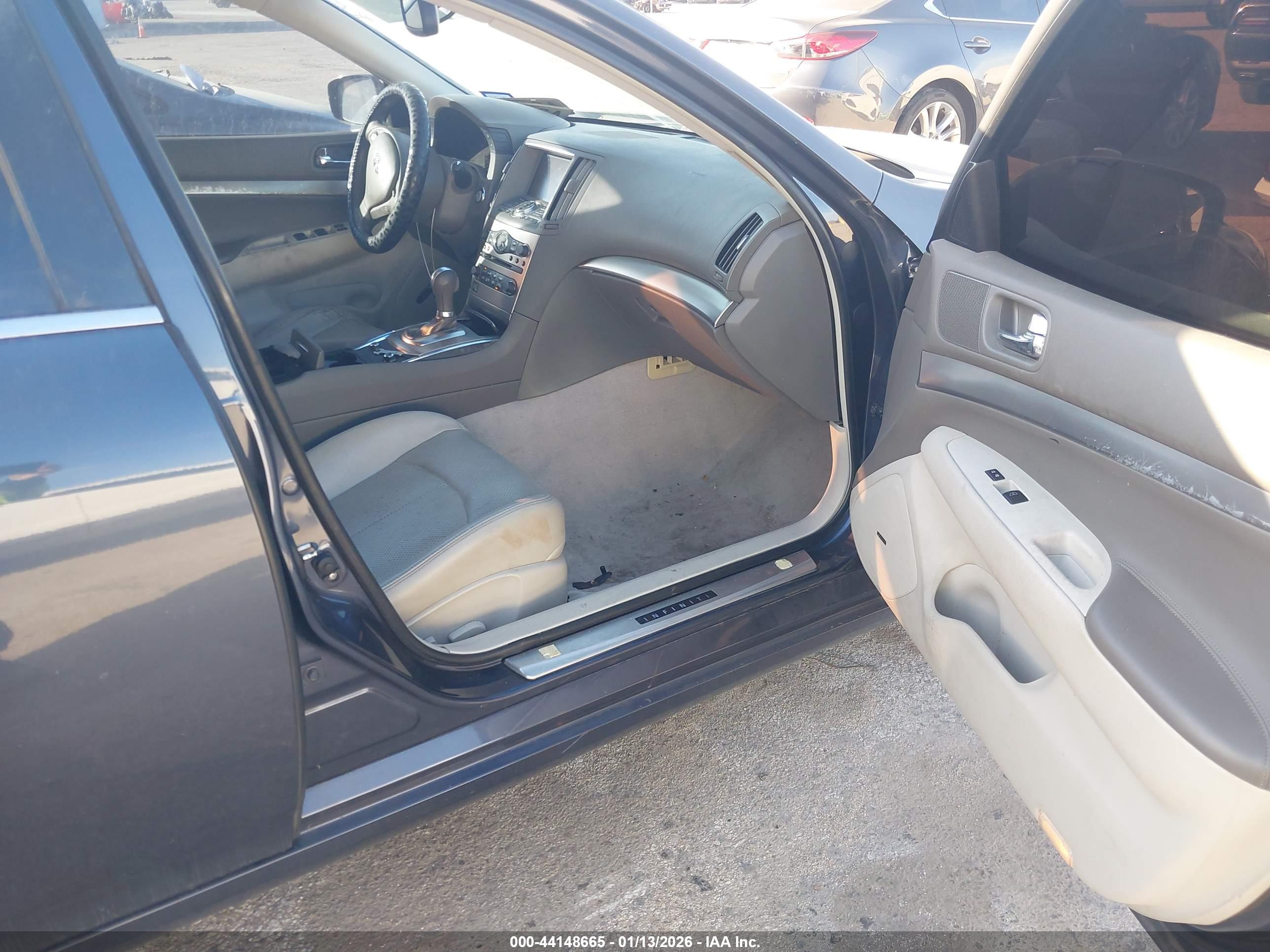 INFINITI G37 image 5