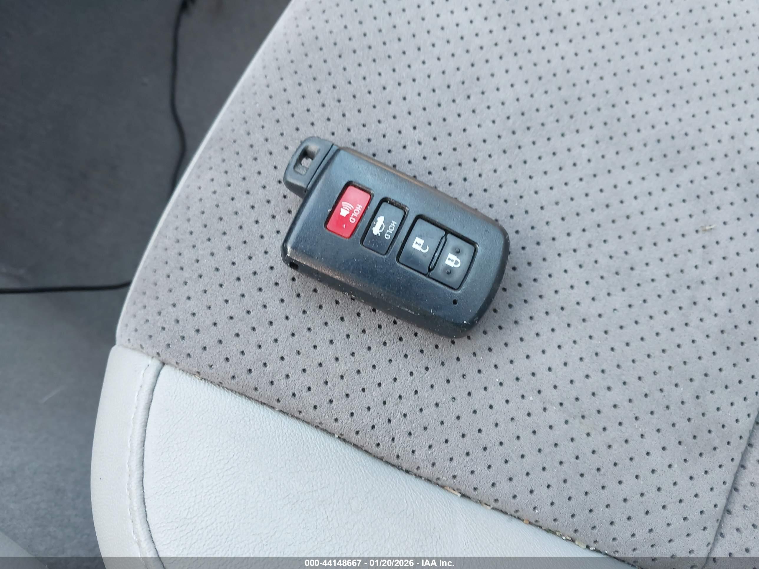 TOYOTA CAMRY image 11