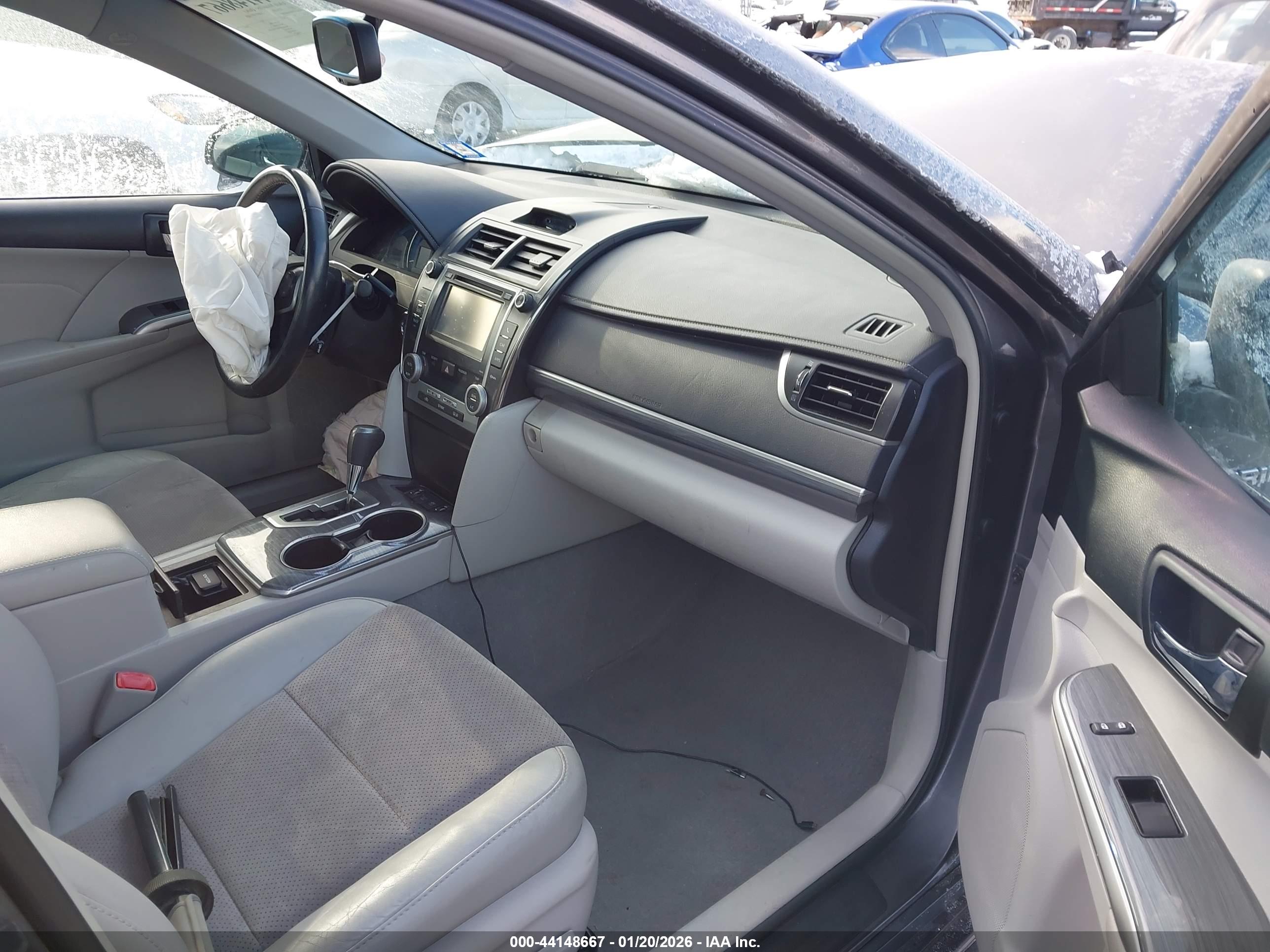 TOYOTA CAMRY image 5