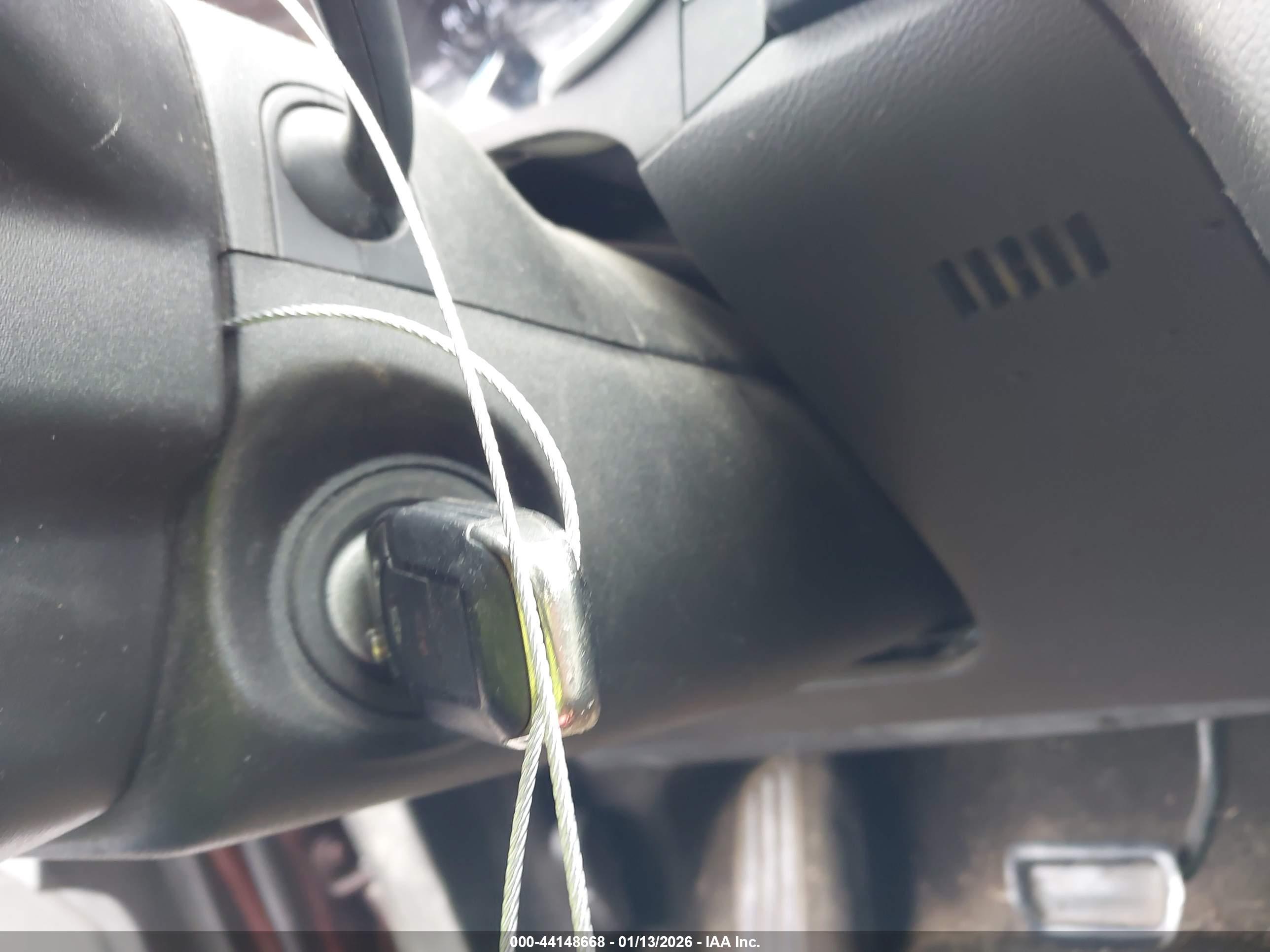 FORD FUSION image 11