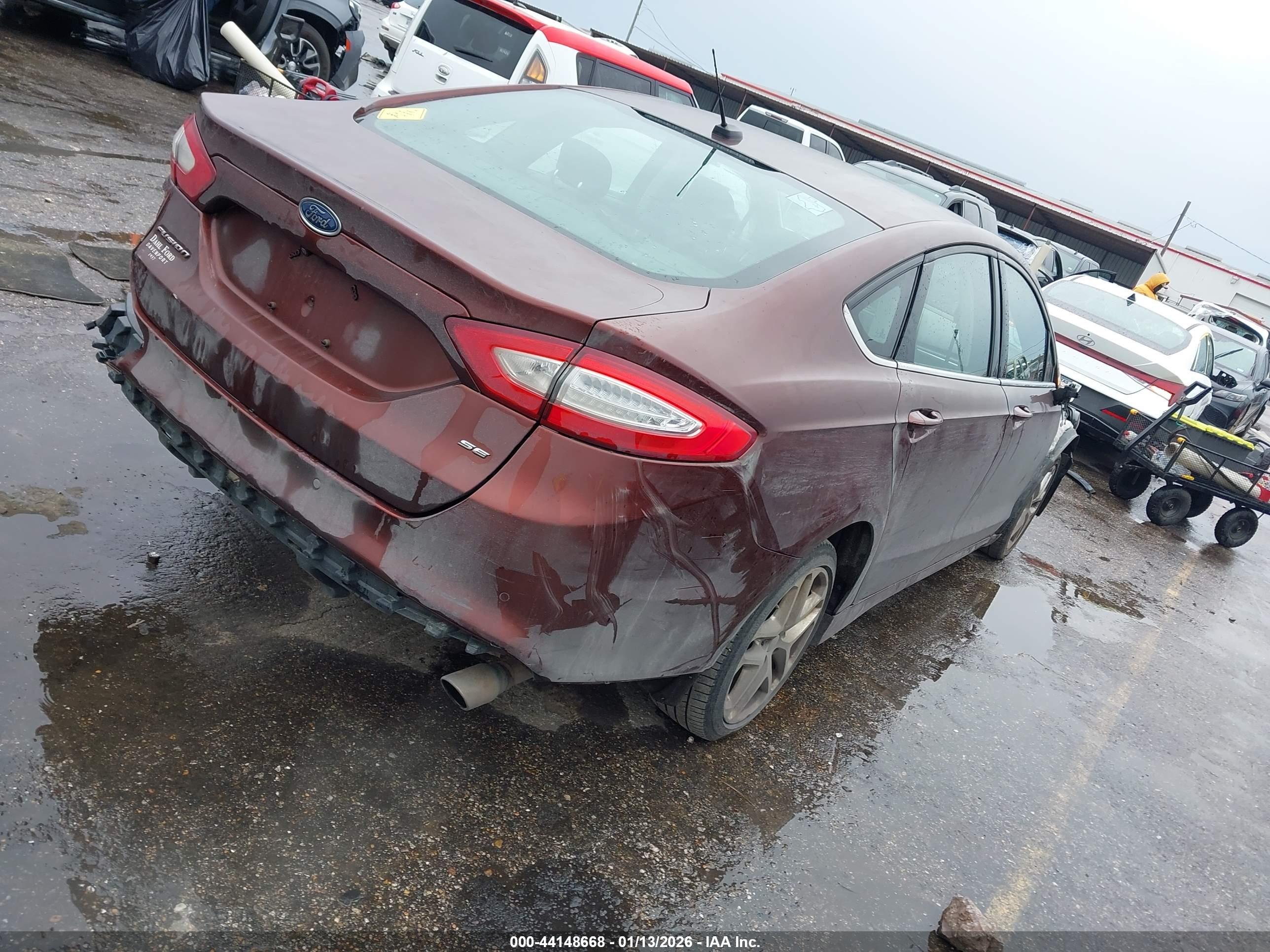FORD FUSION image 4