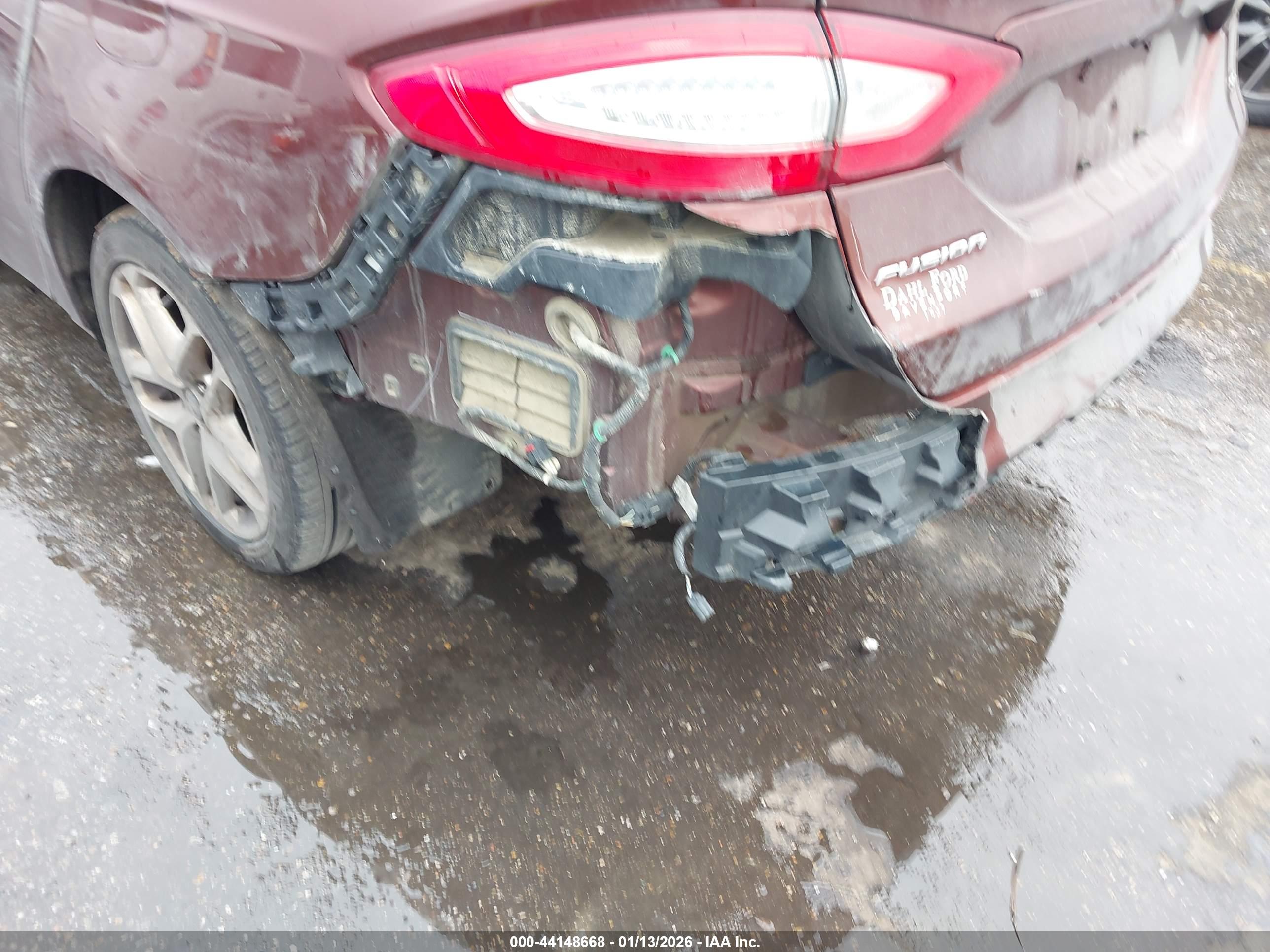 FORD FUSION image 6