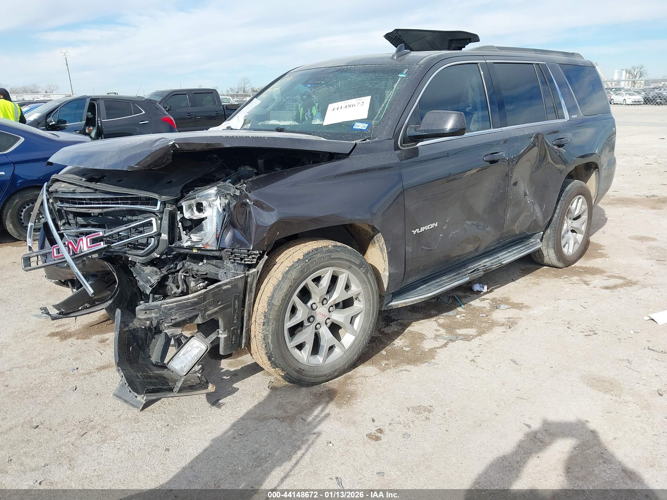 GMC YUKON image 2