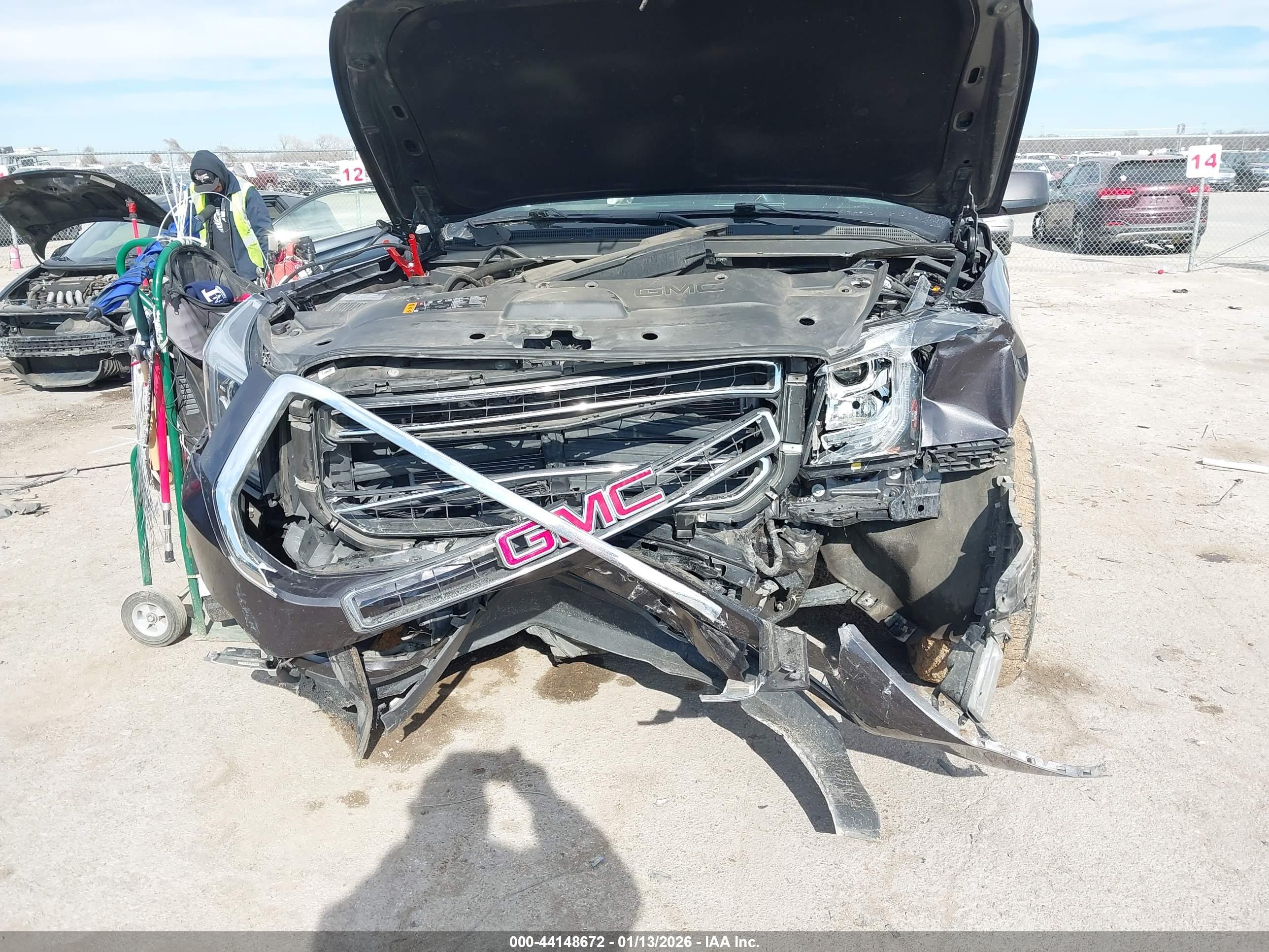 GMC YUKON image 6