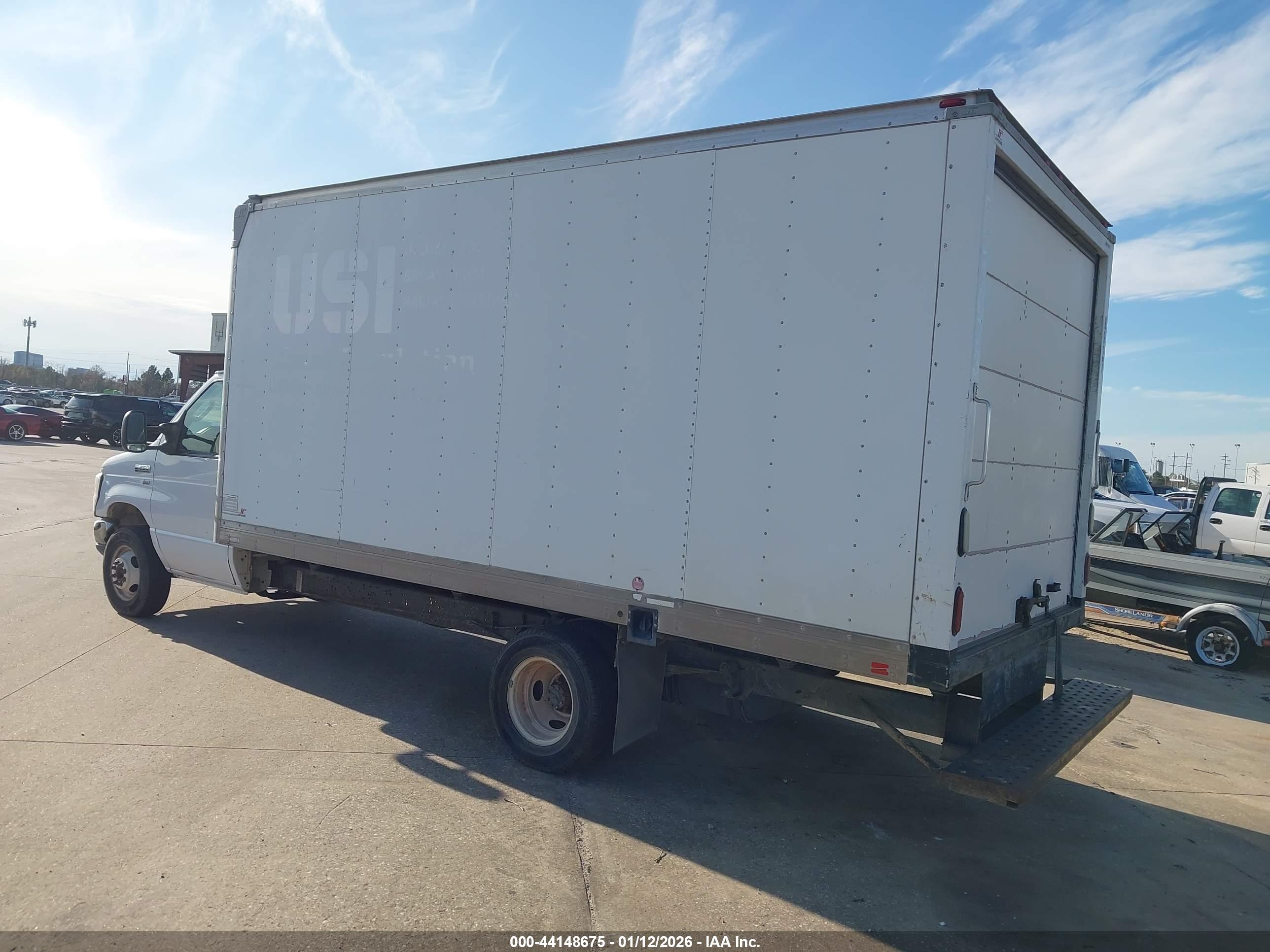 FORD E-350 image 3