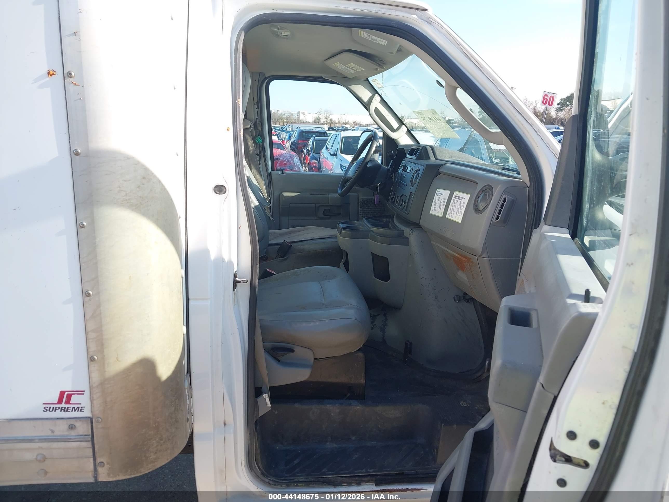 FORD E-350 image 7