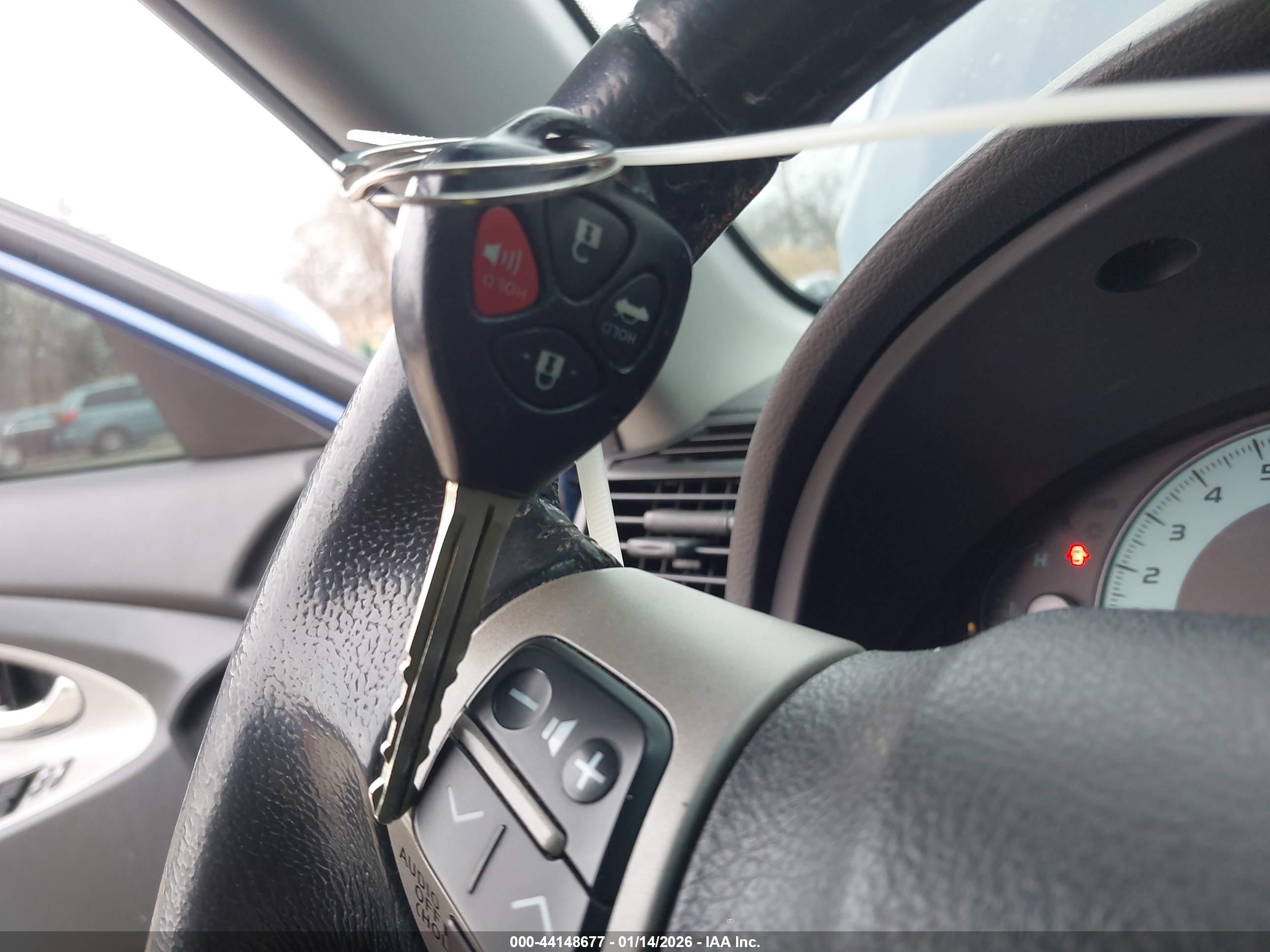 TOYOTA CAMRY image 11