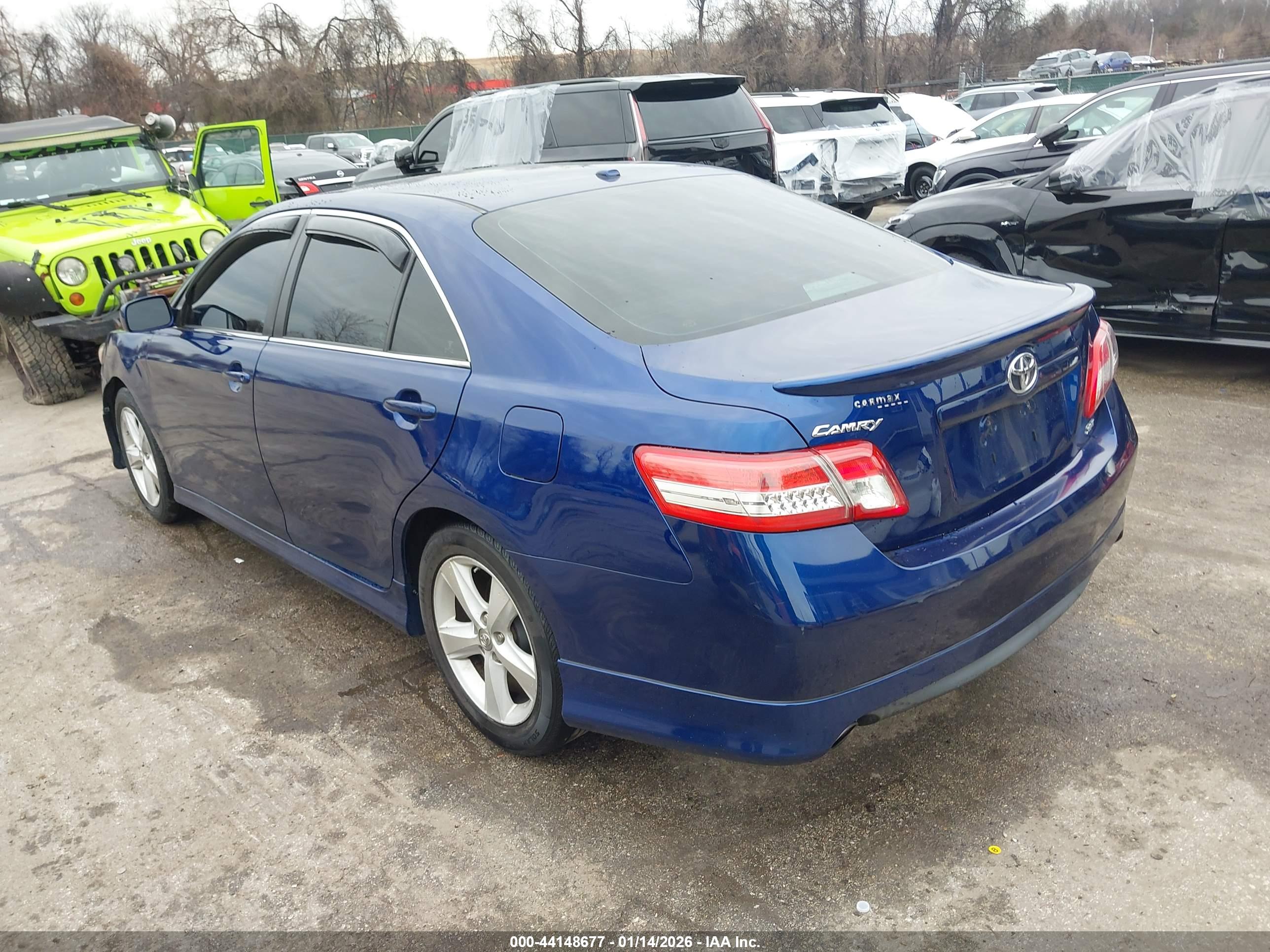 TOYOTA CAMRY image 3