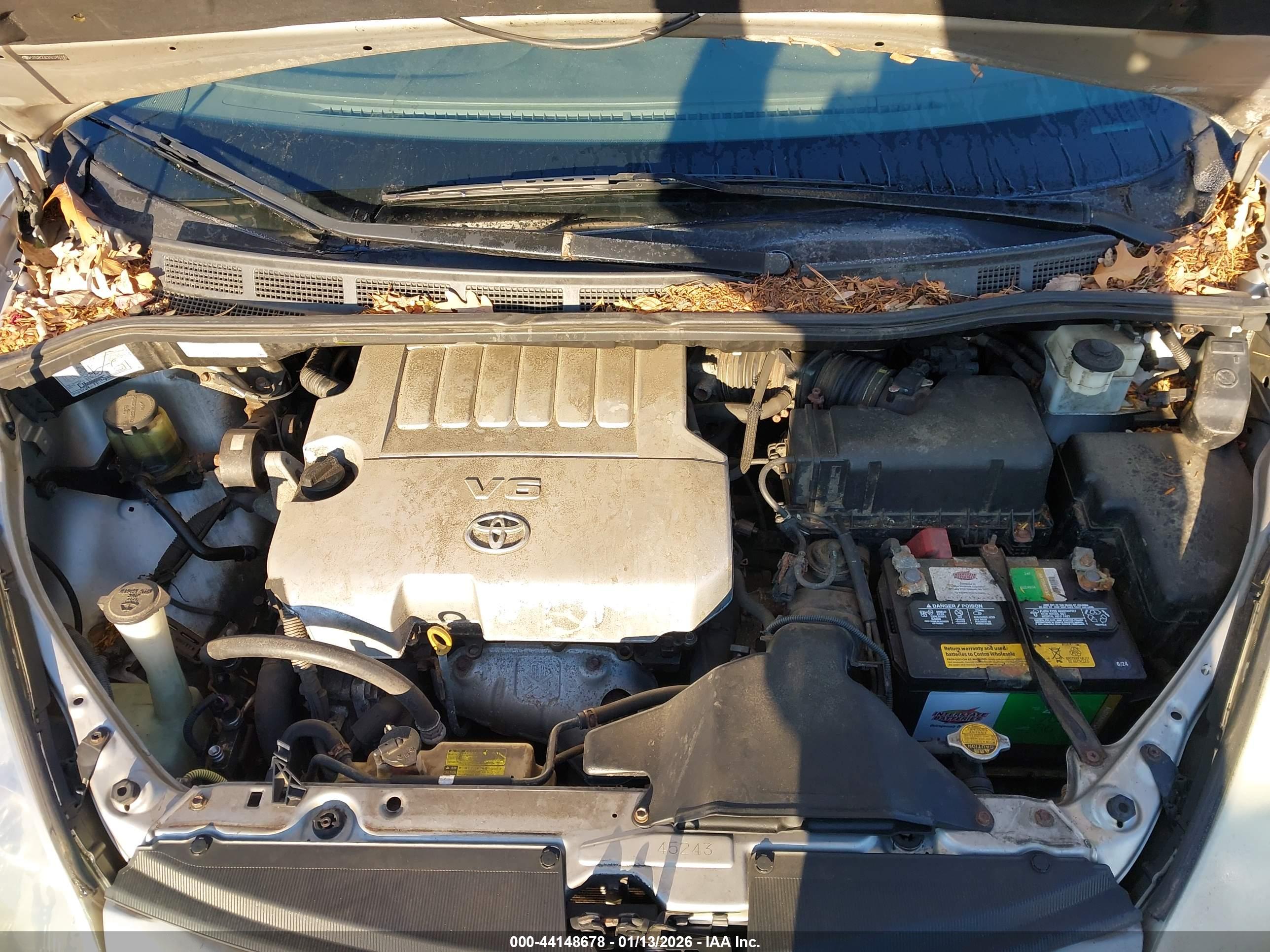 TOYOTA SIENNA image 10