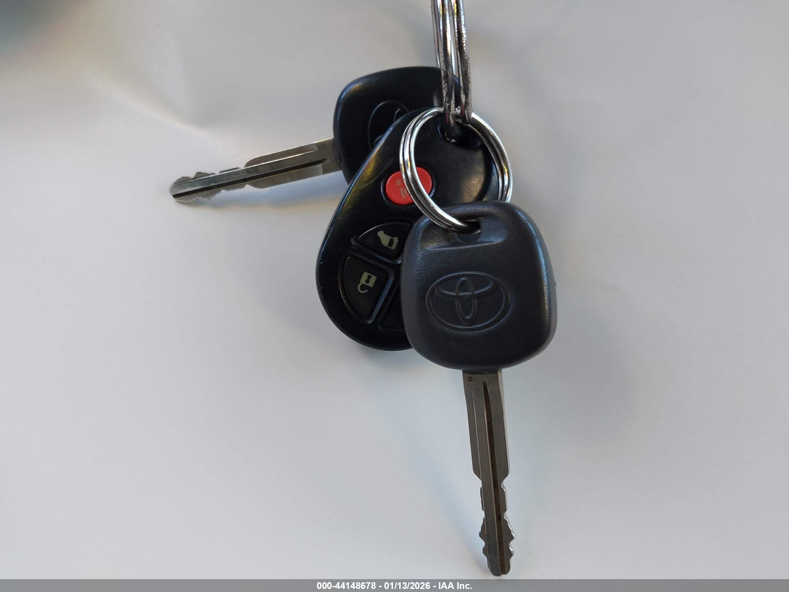 TOYOTA SIENNA image 11
