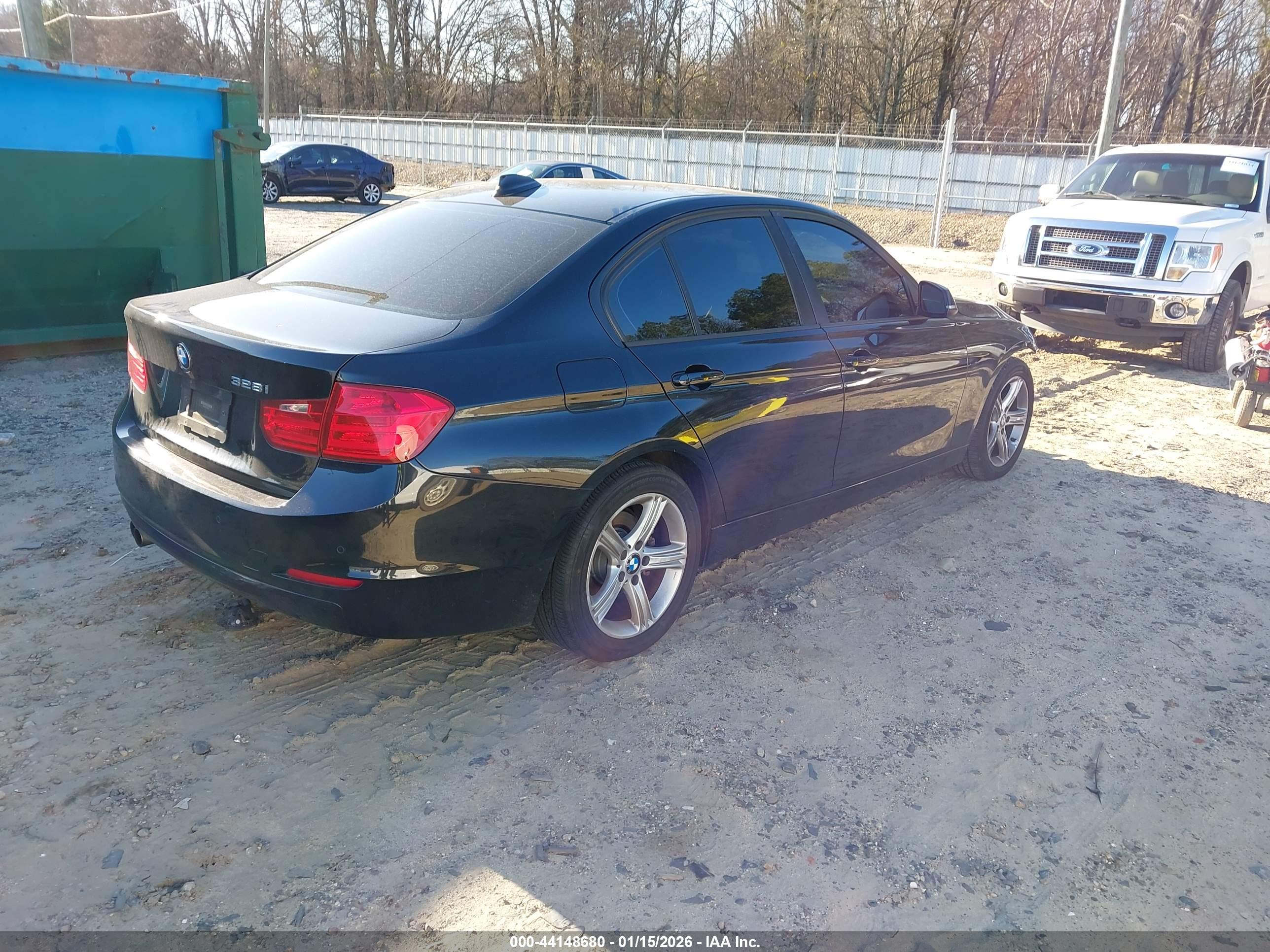 BMW 328I image 4
