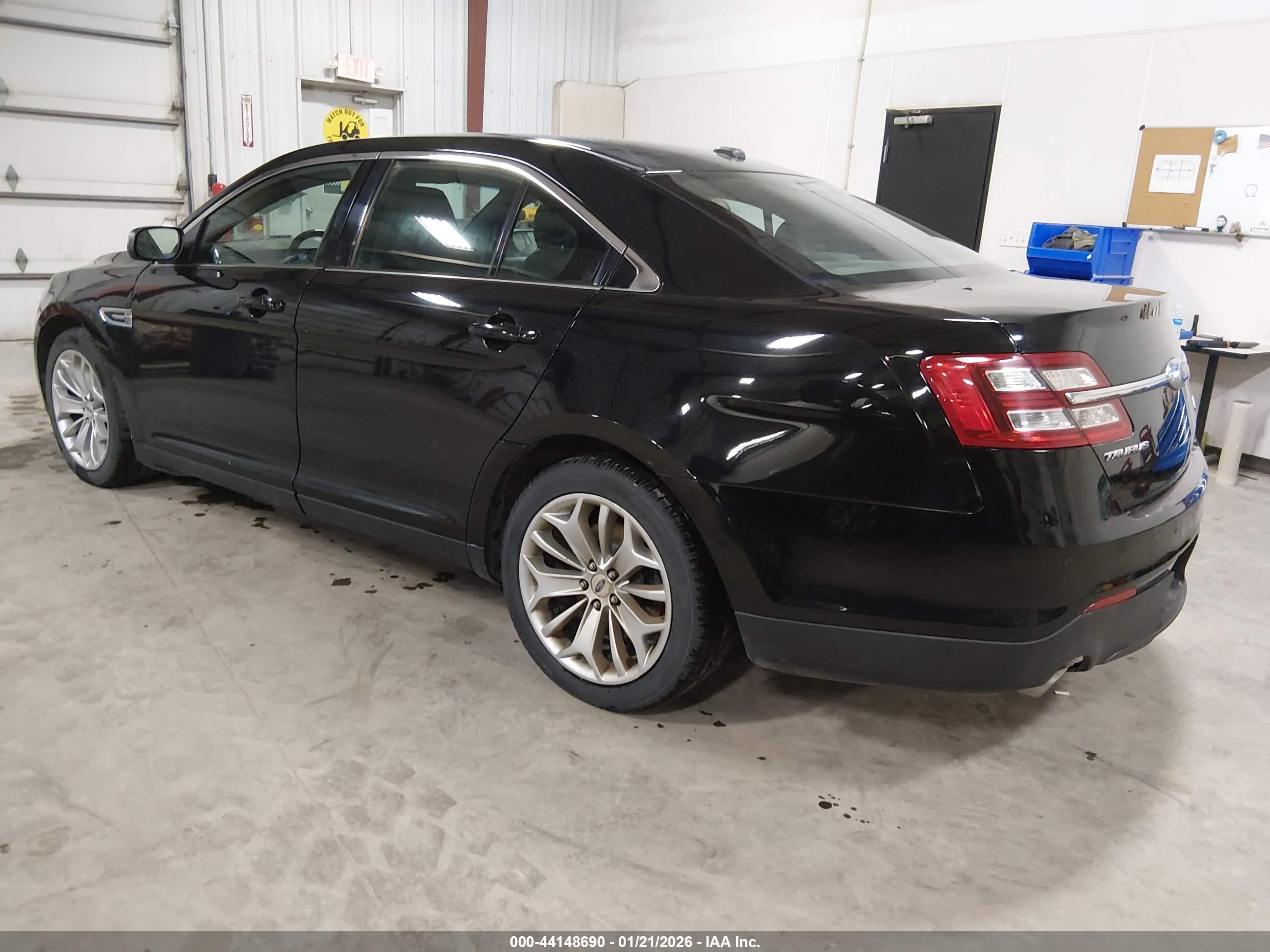 FORD TAURUS image 3