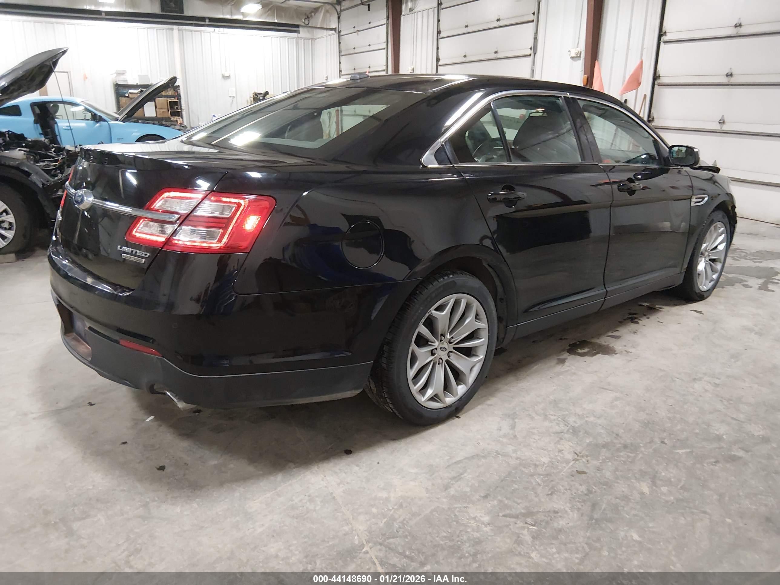 FORD TAURUS image 4