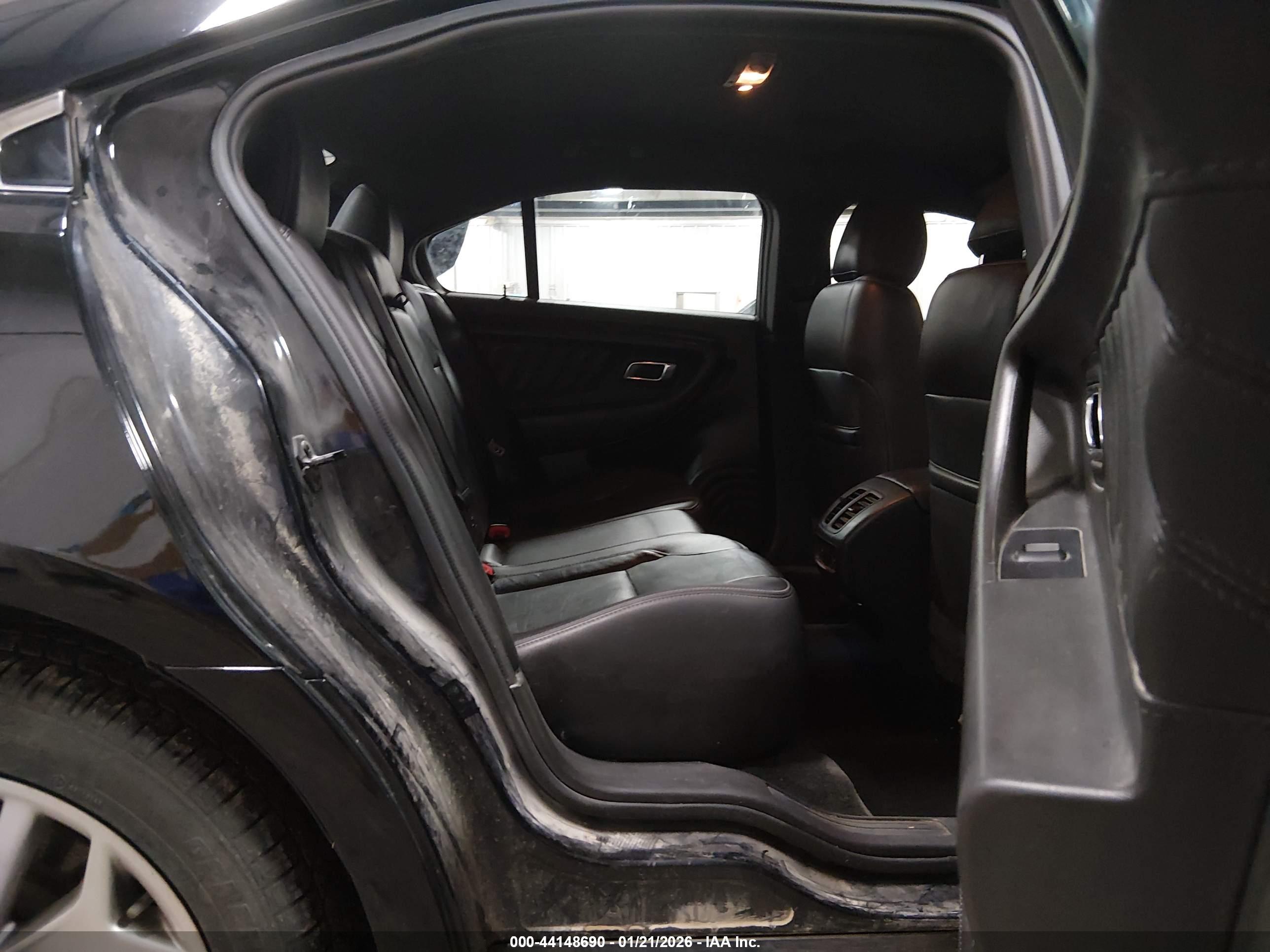 FORD TAURUS image 8