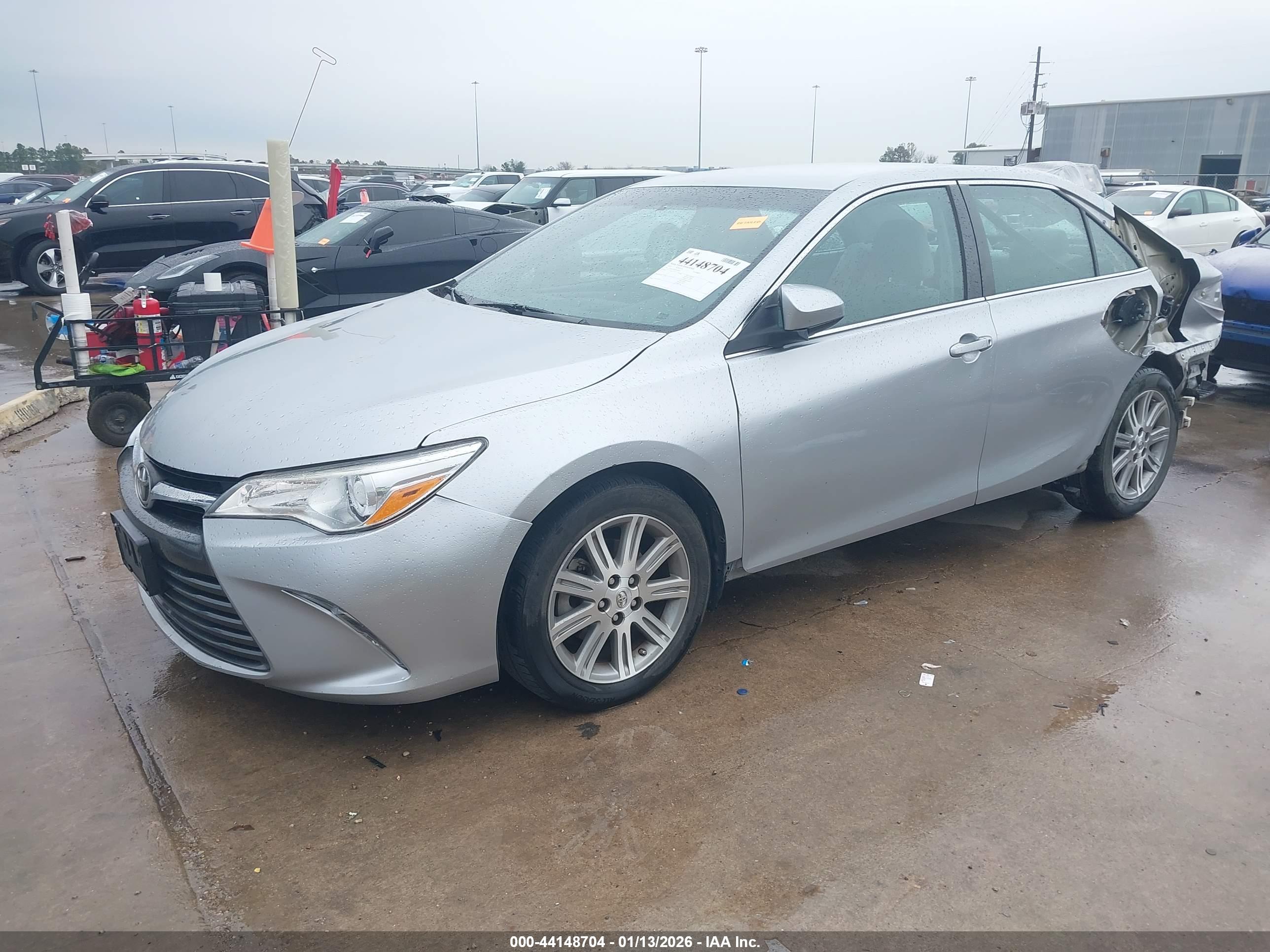 TOYOTA CAMRY image 2