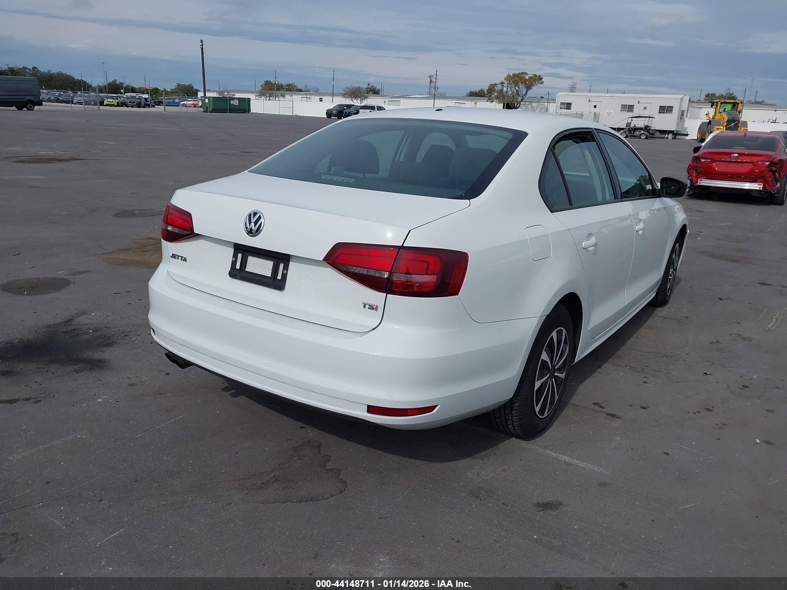 VOLKSWAGEN JETTA image 4