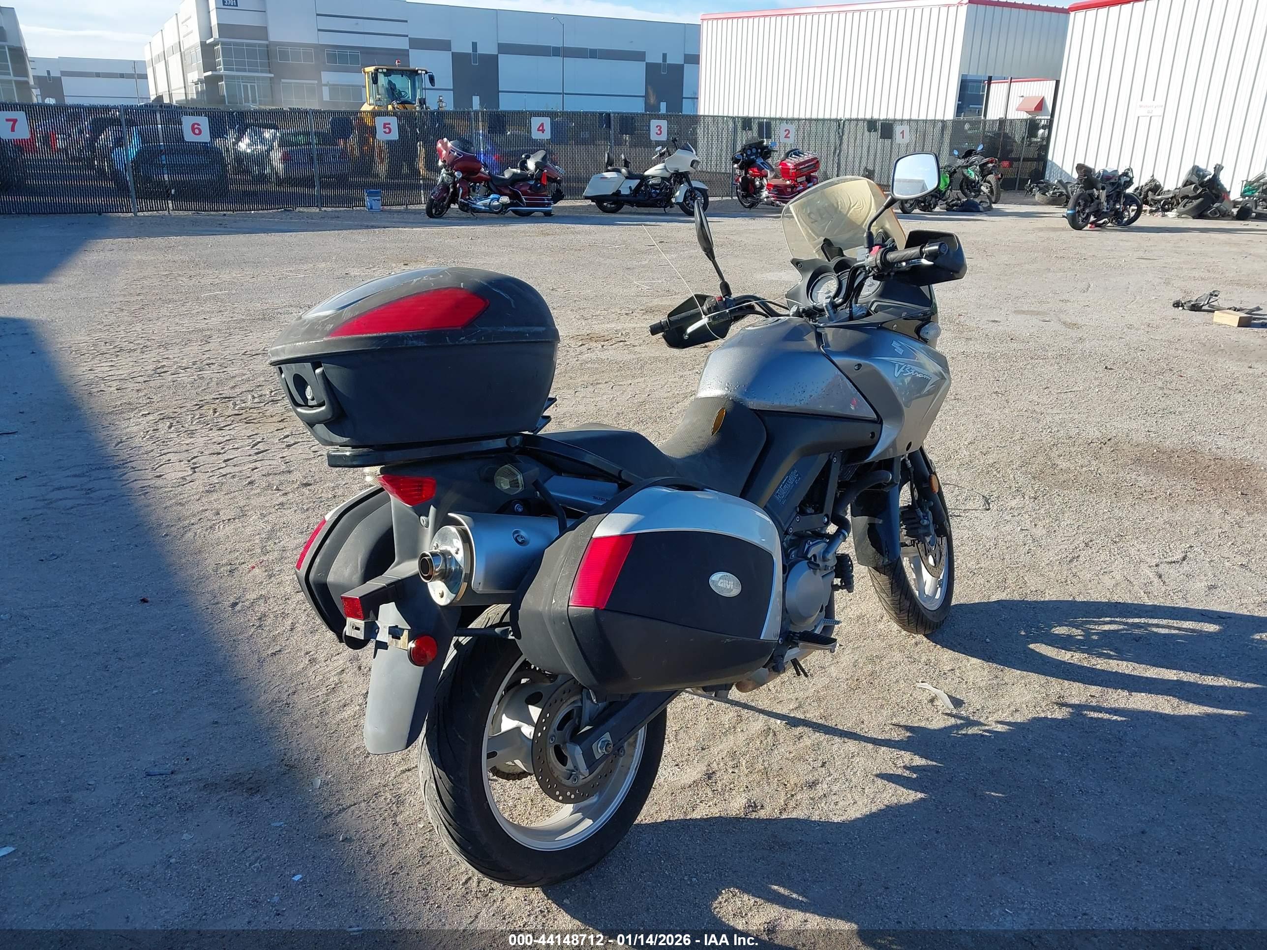 SUZUKI DL650 image 4