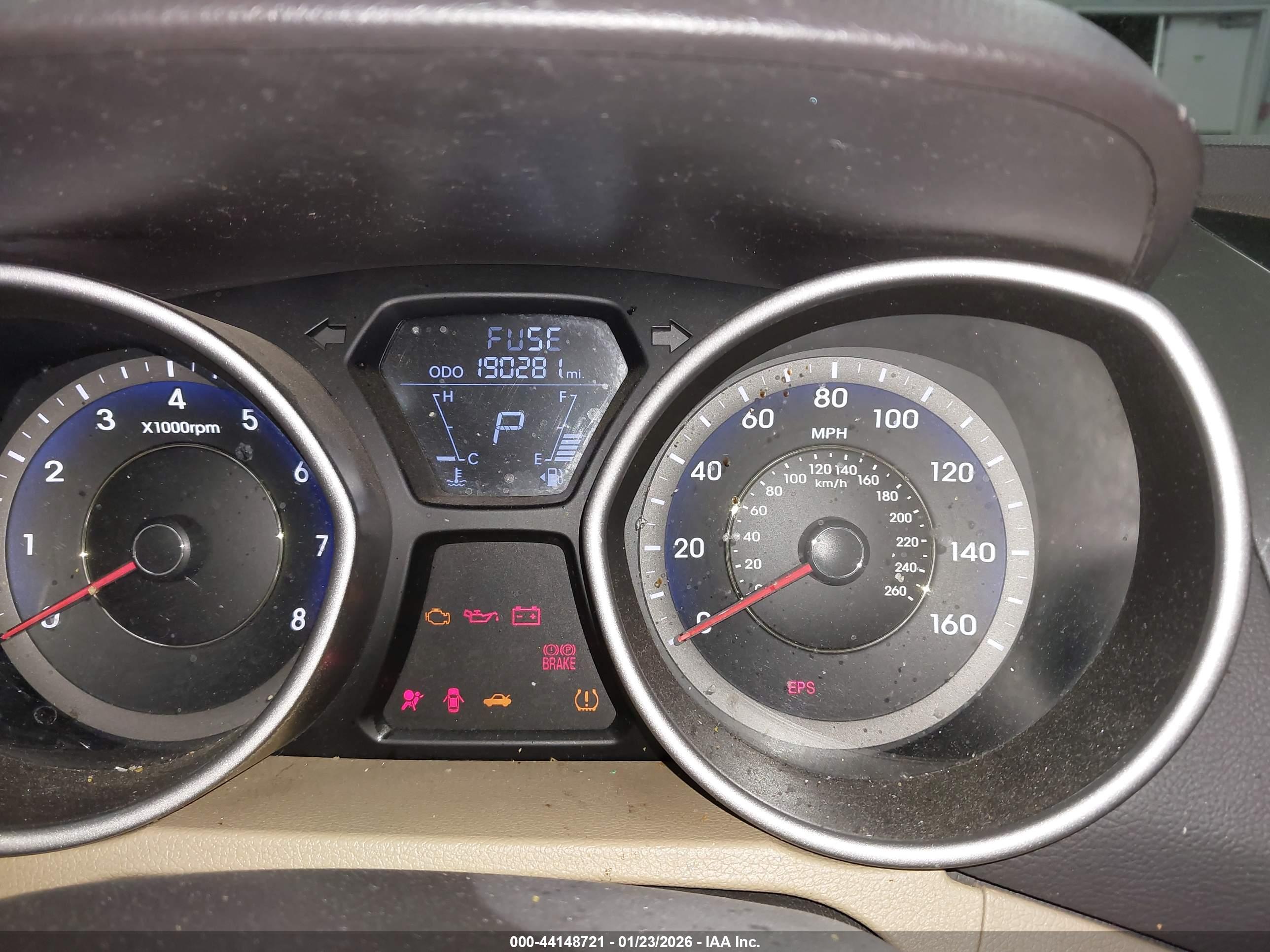 HYUNDAI ELANTRA image 7