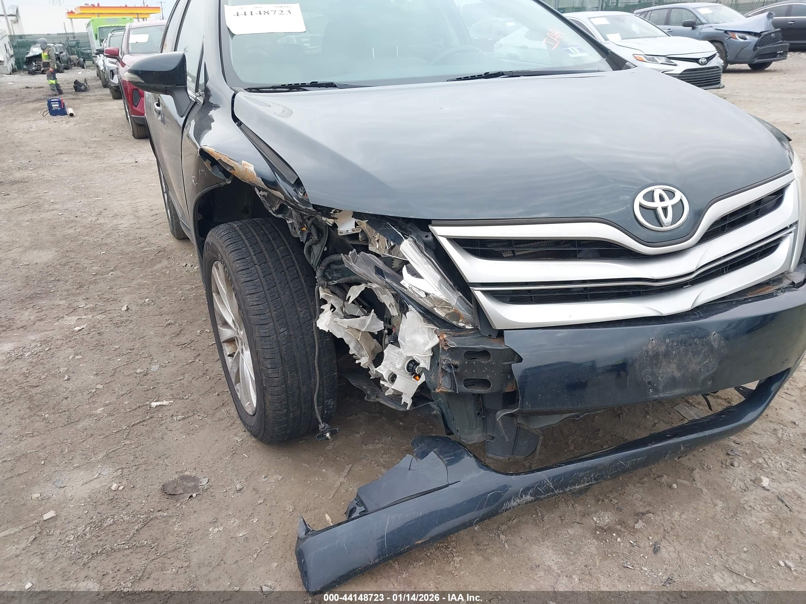 TOYOTA VENZA image 6
