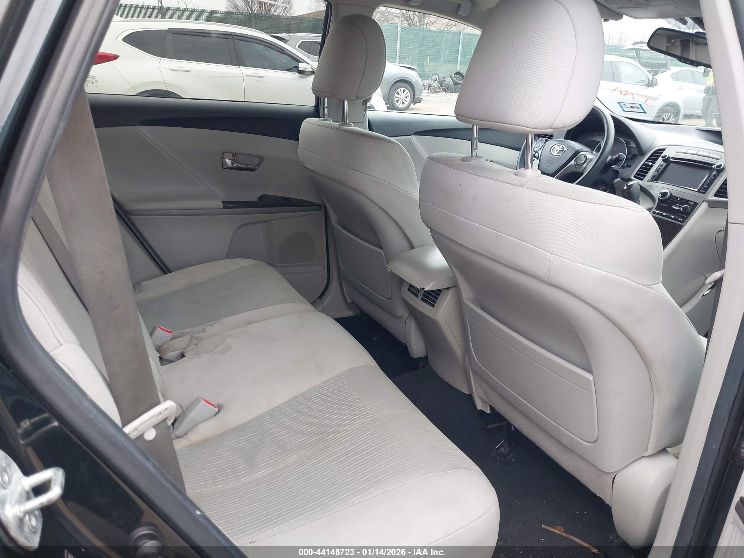 TOYOTA VENZA image 8