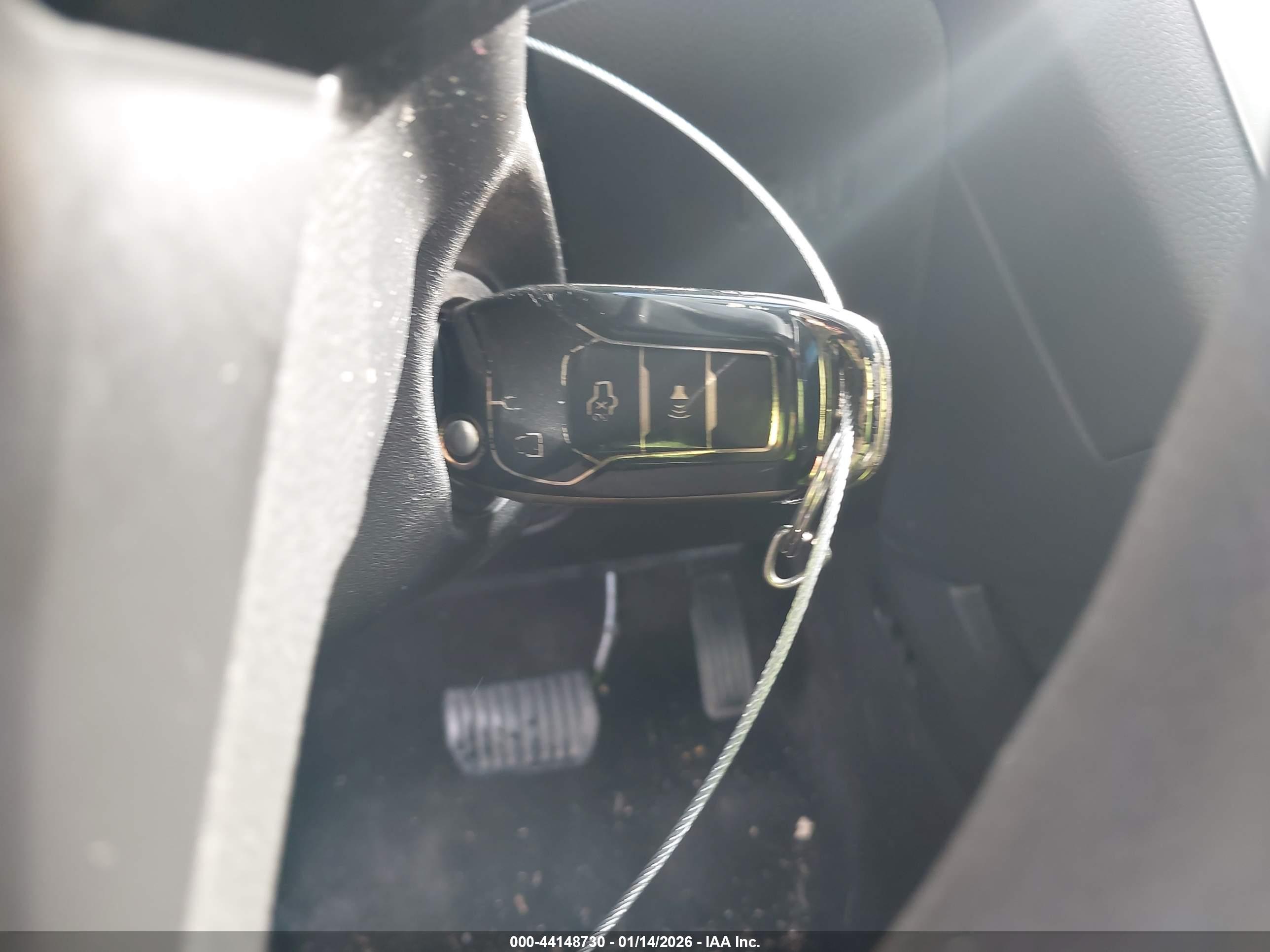 FORD FUSION image 11
