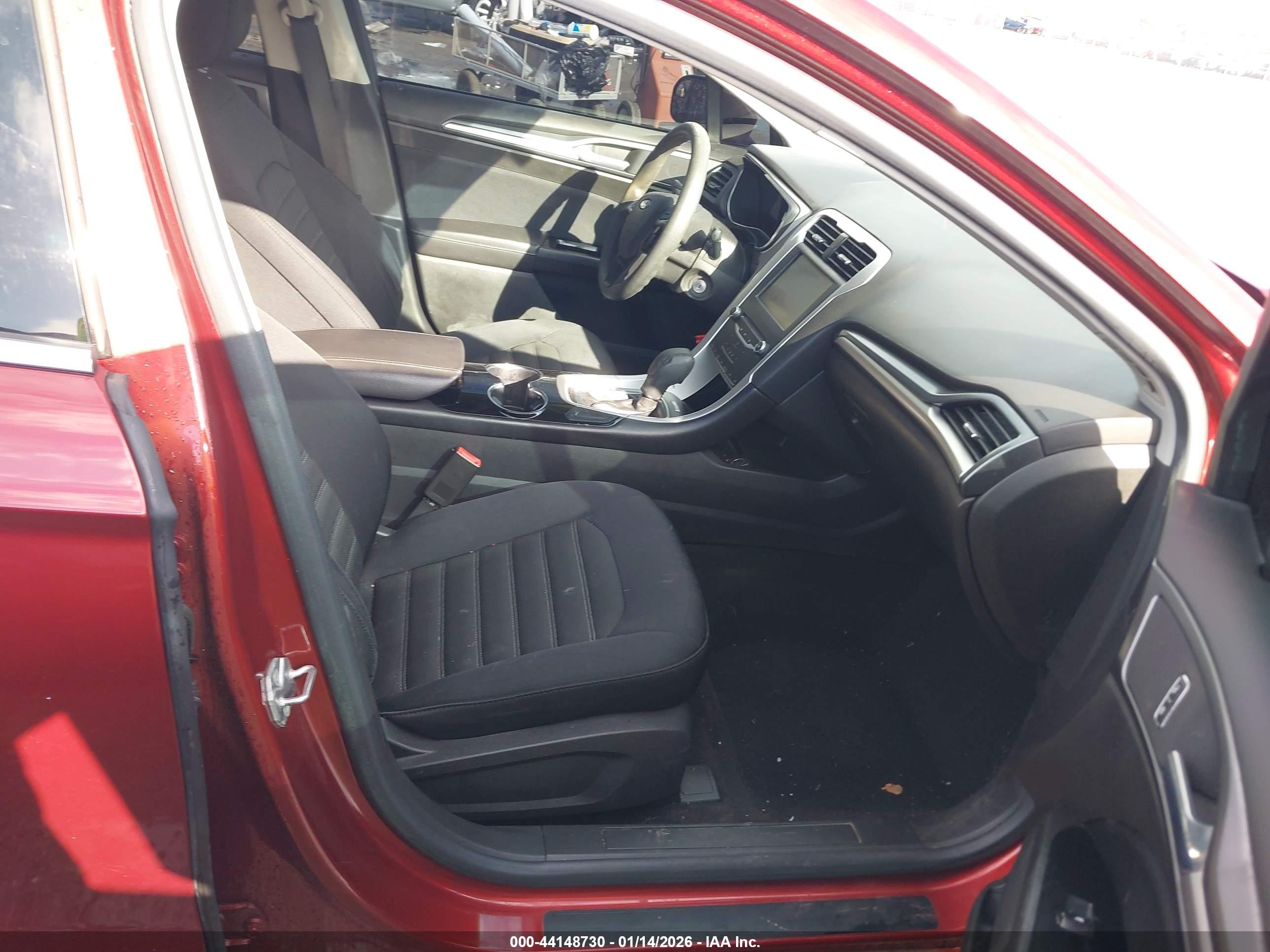FORD FUSION image 5