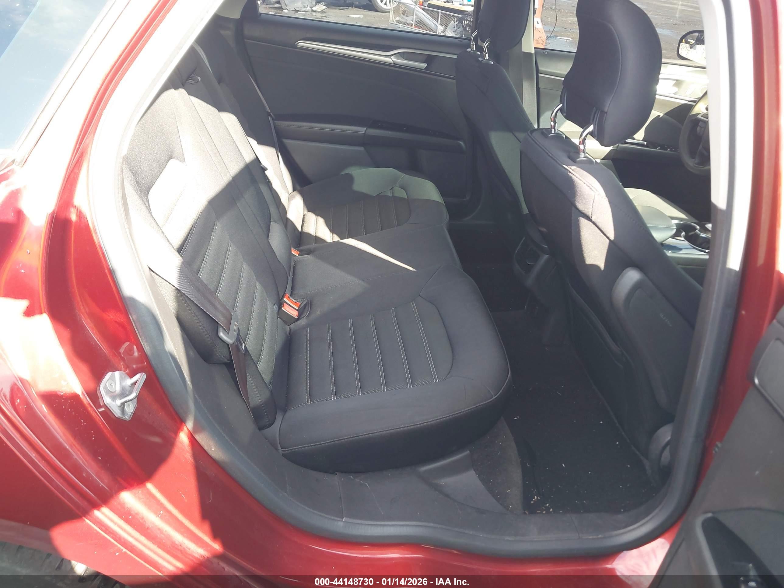 FORD FUSION image 8