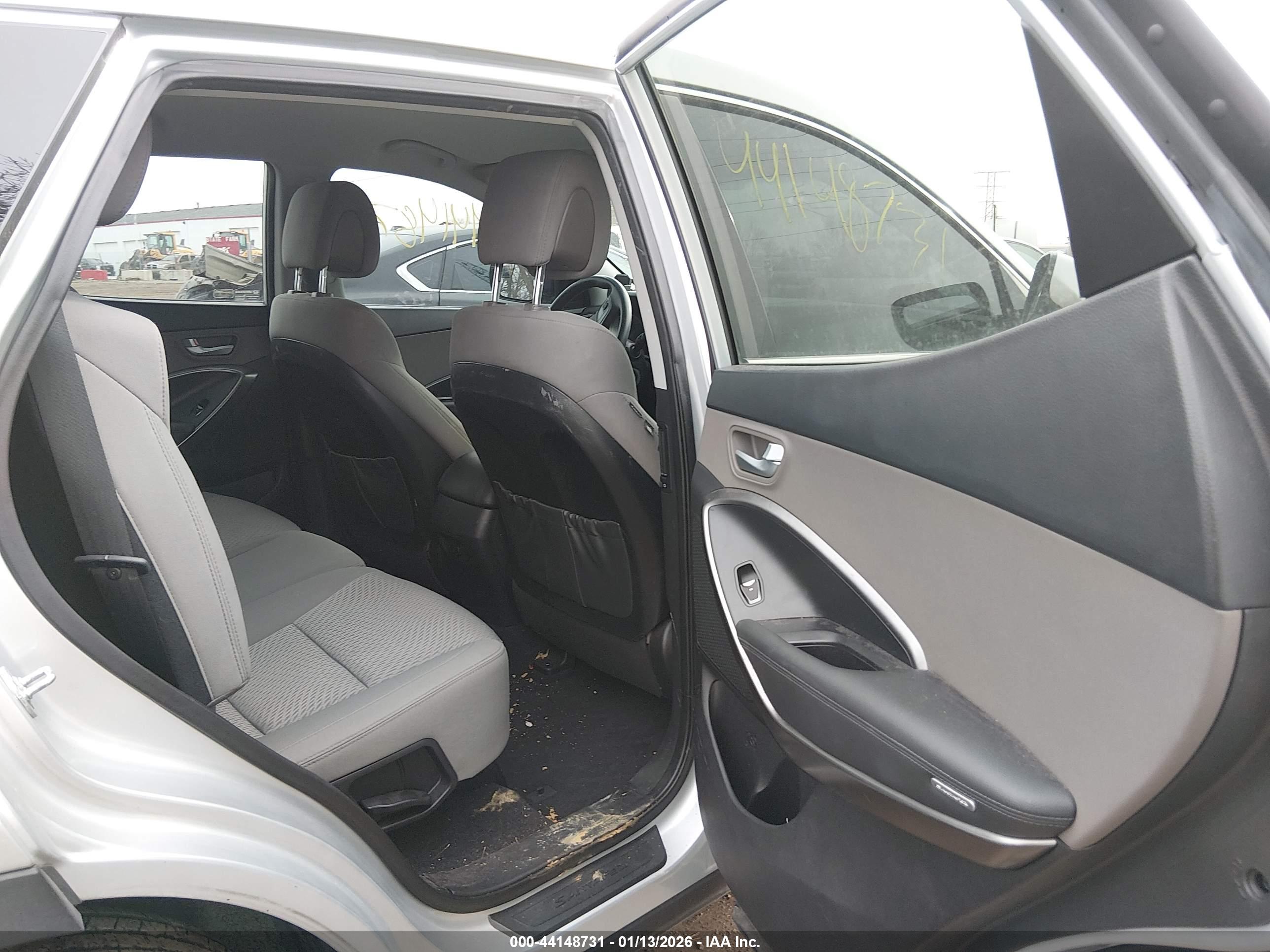 HYUNDAI SANTA image 8