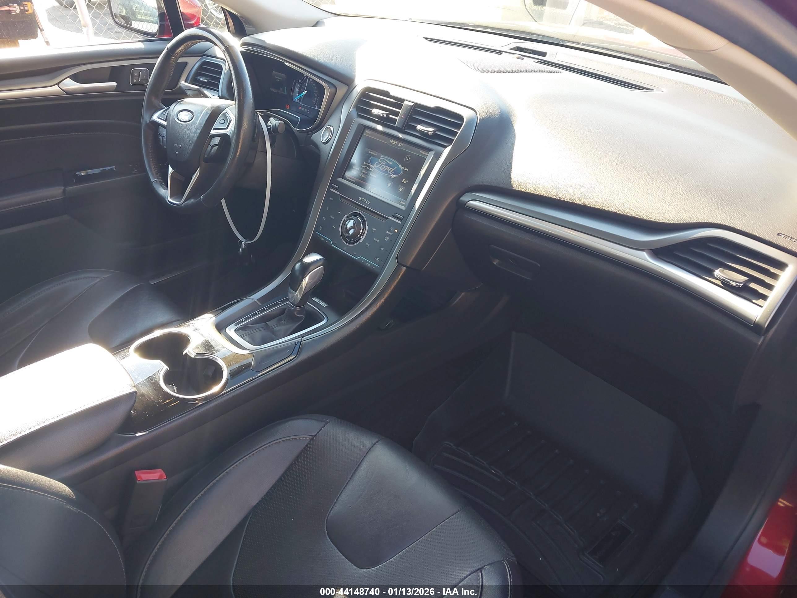 FORD FUSION image 5