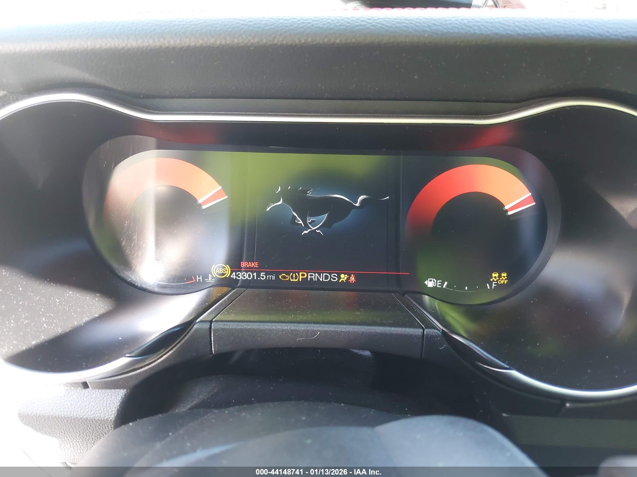 FORD MUSTANG image 7