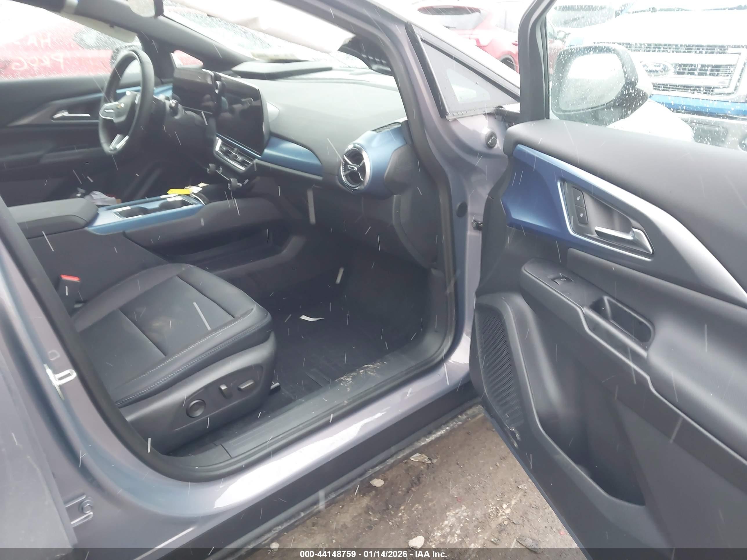CHEVROLET EQUINOX image 5