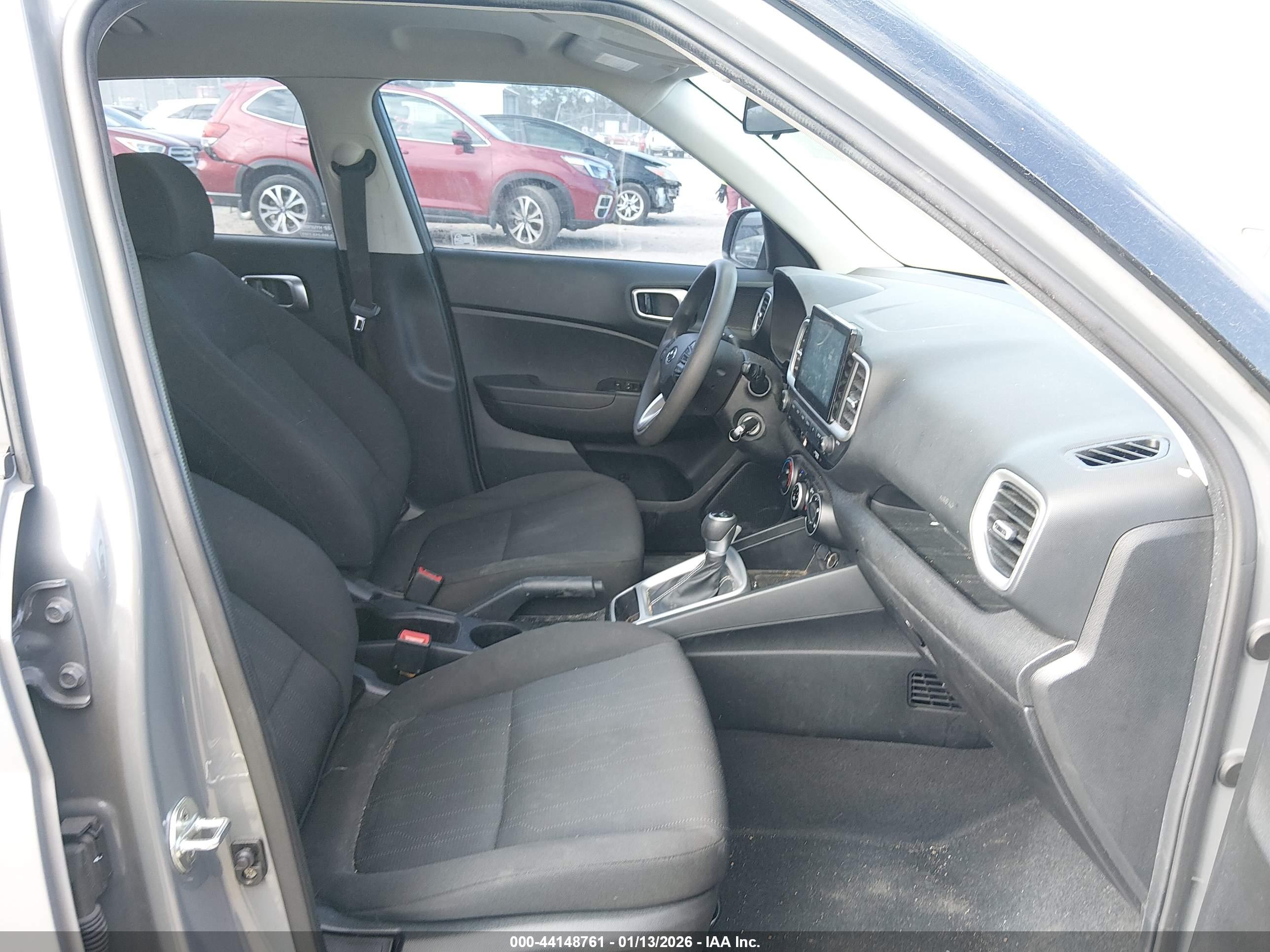HYUNDAI VENUE image 5