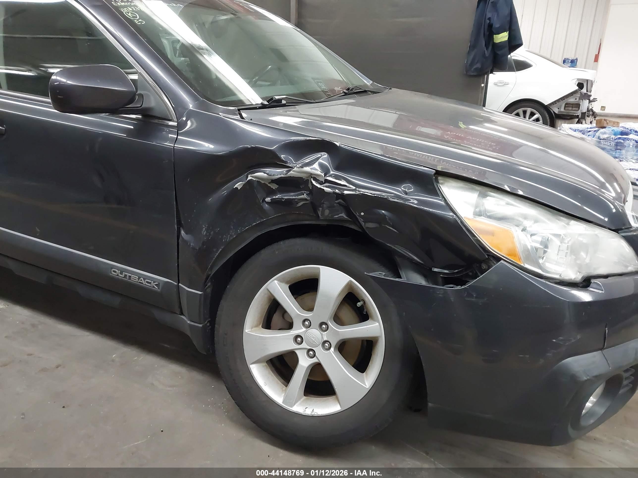SUBARU OUTBACK image 6