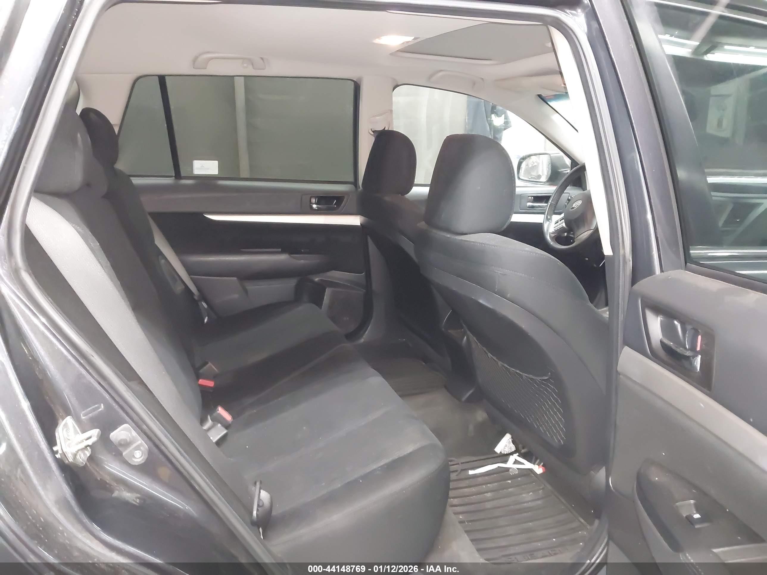 SUBARU OUTBACK image 8