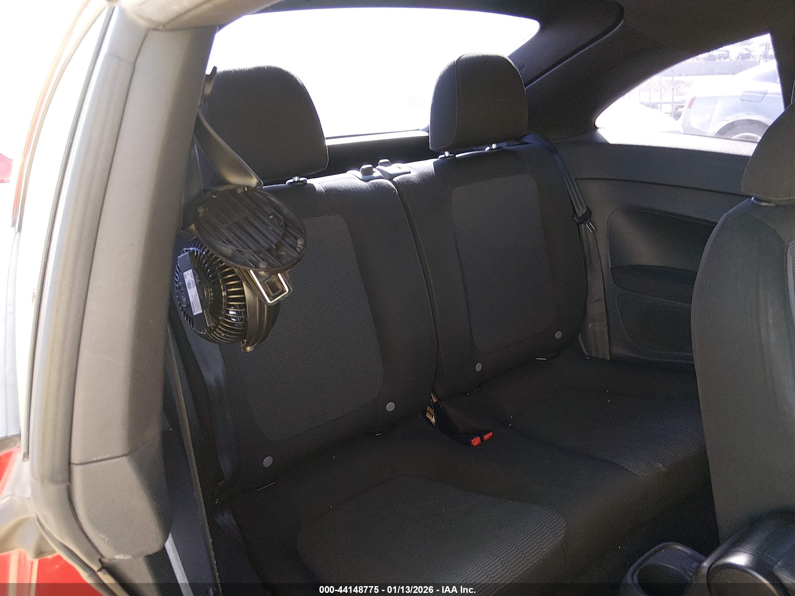 VOLKSWAGEN BEETLE image 8