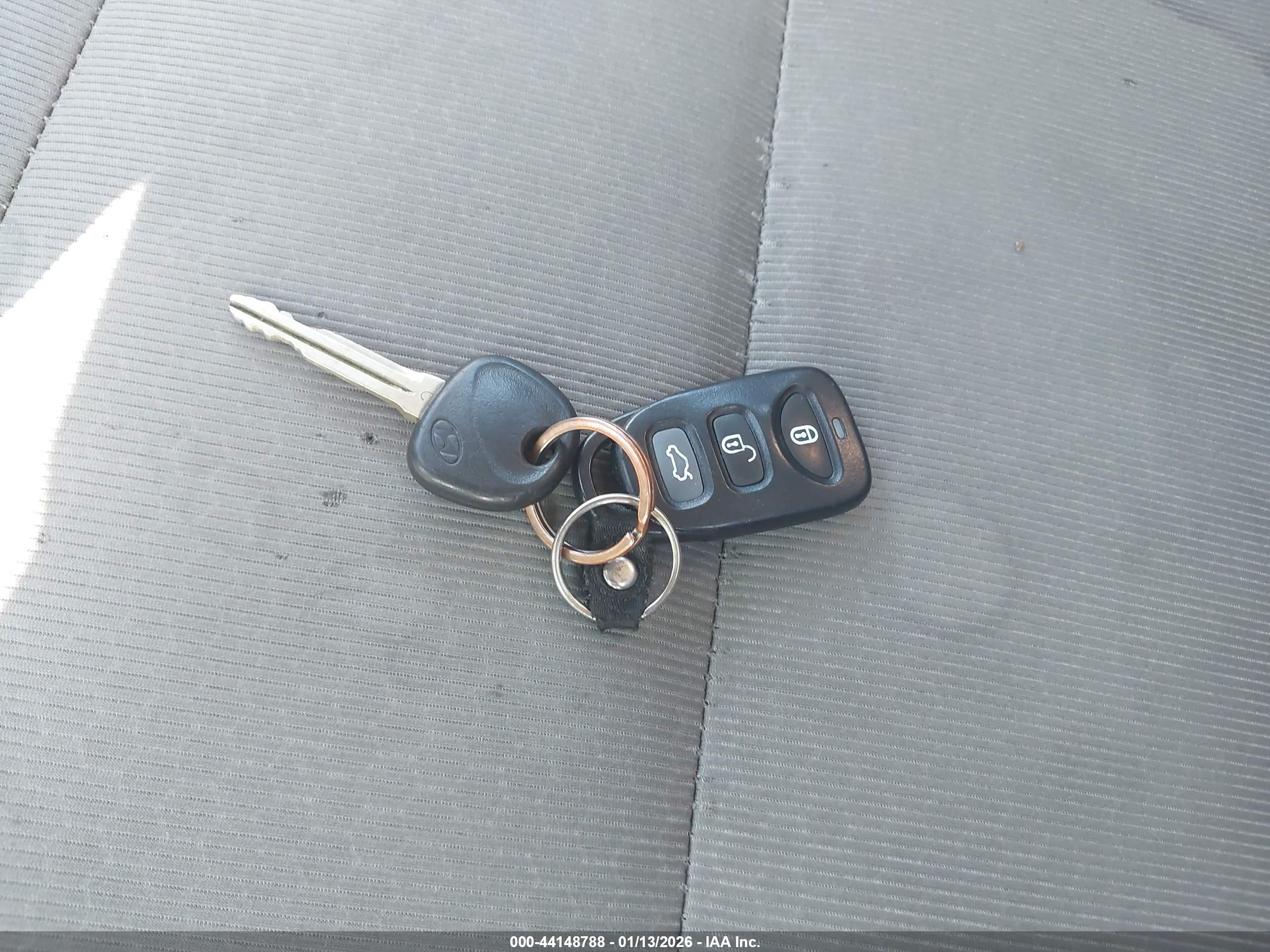 HYUNDAI ELANTRA image 11