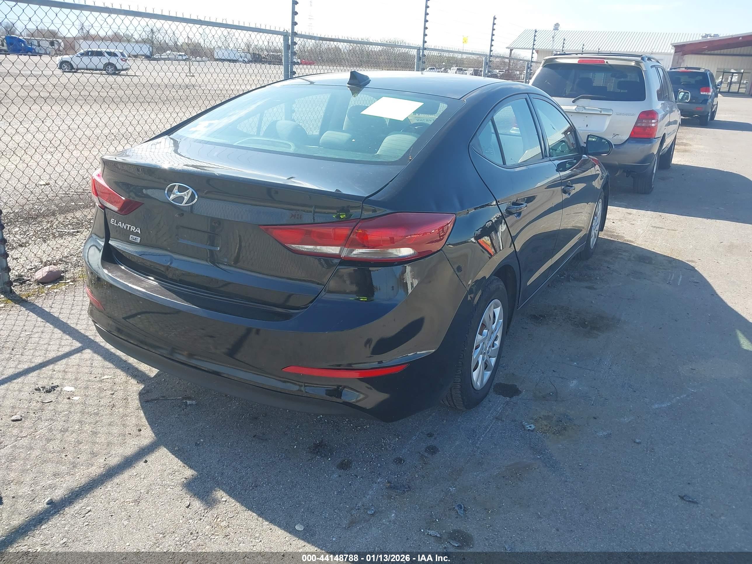 HYUNDAI ELANTRA image 4