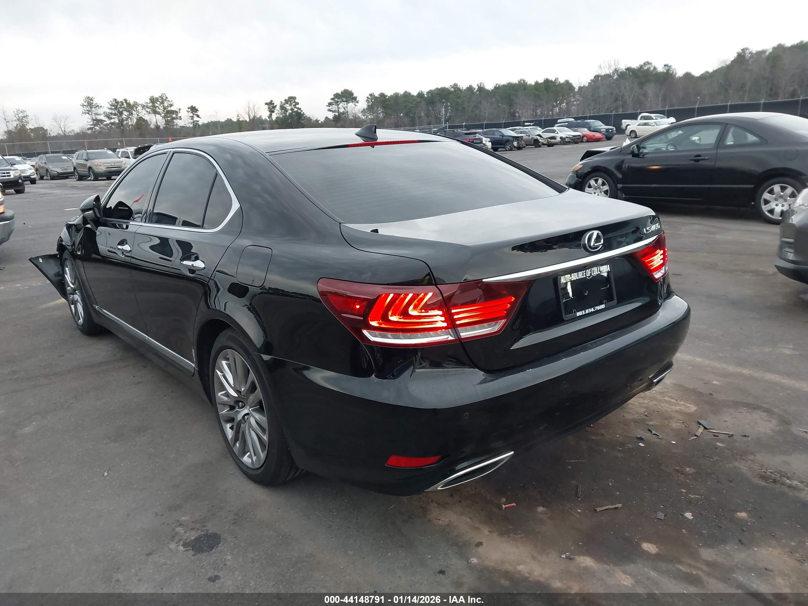 LEXUS LS image 3