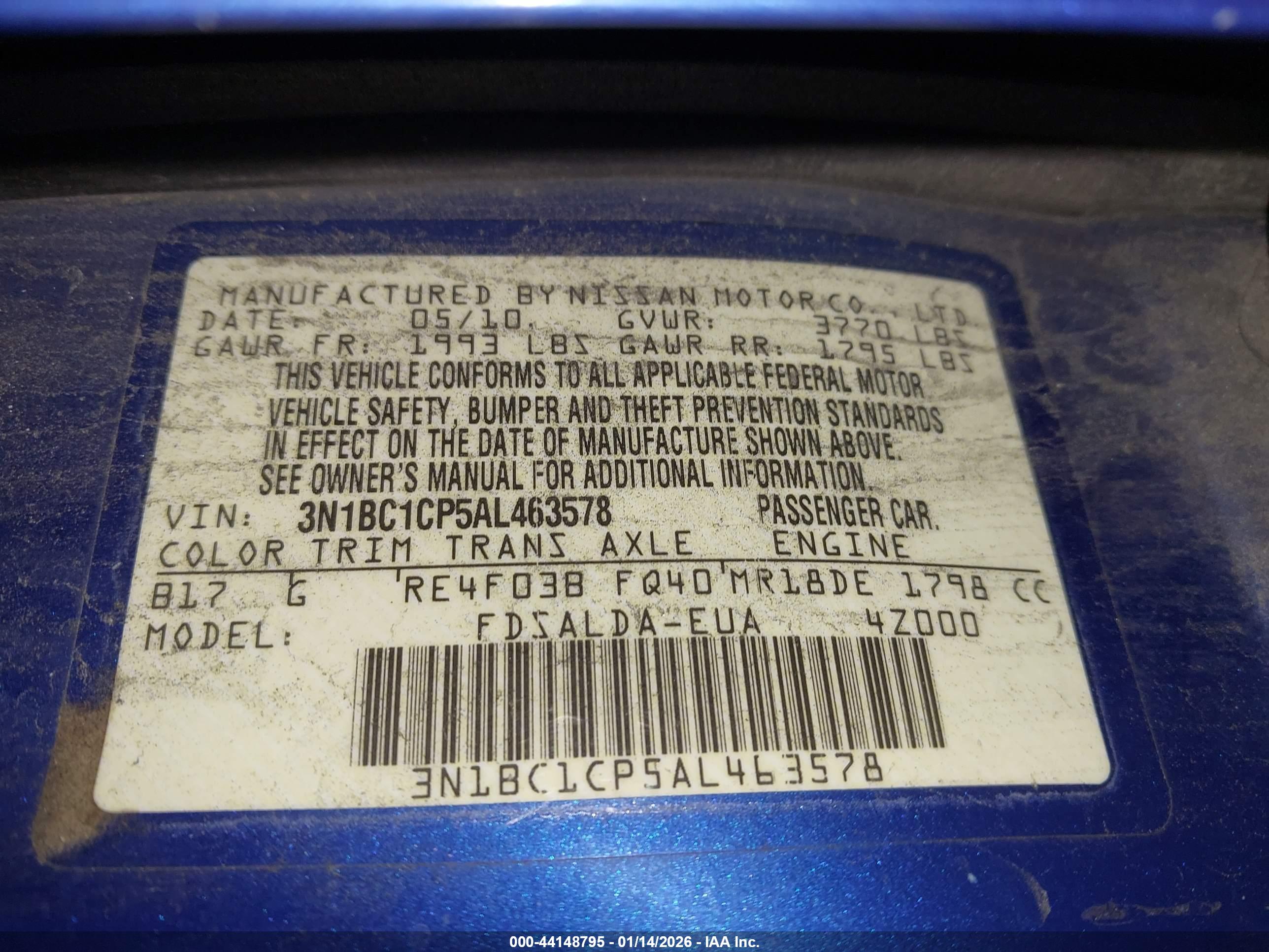 NISSAN VERSA image 9