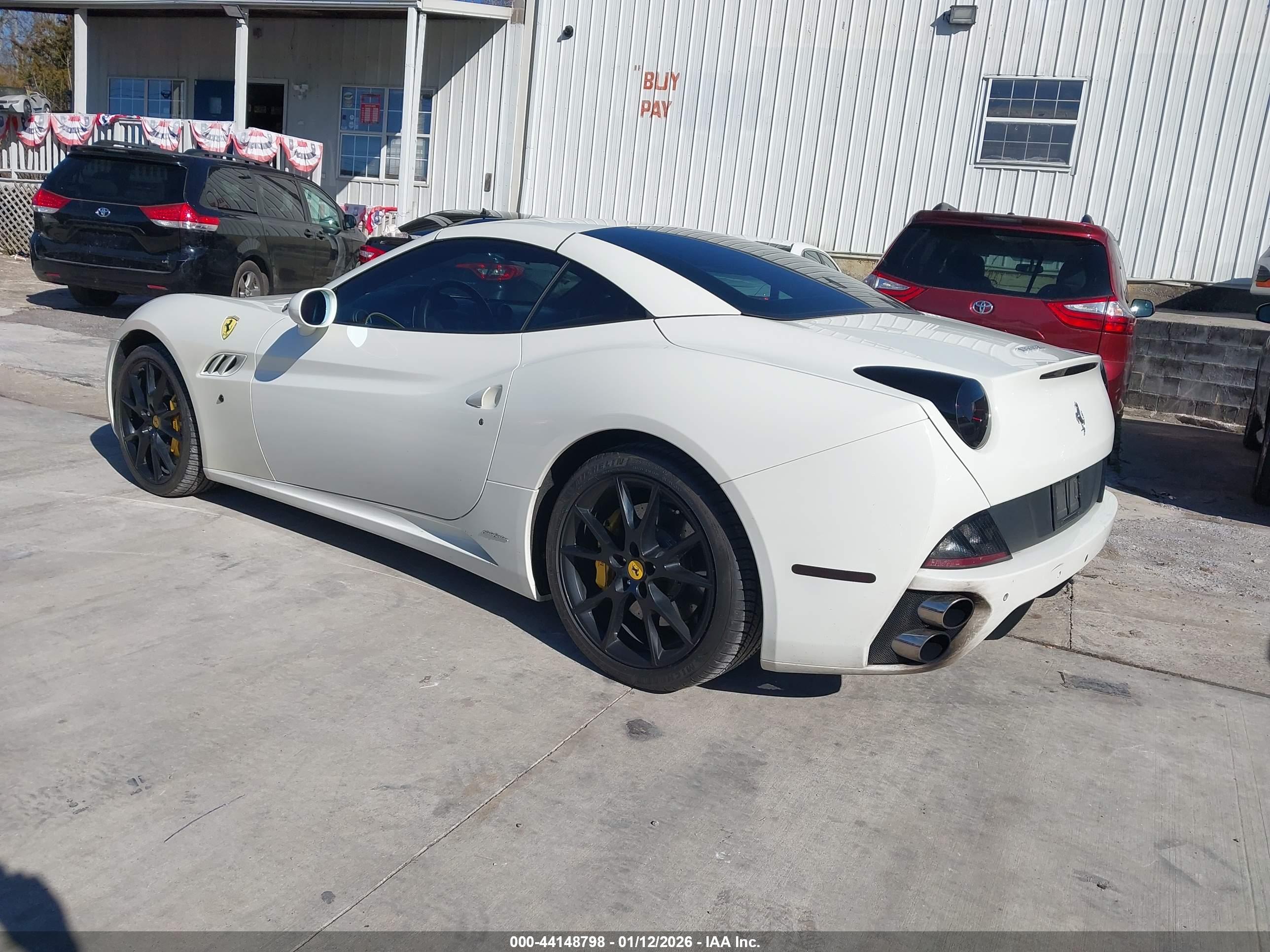 FERRARI CALIFORNIA image 3