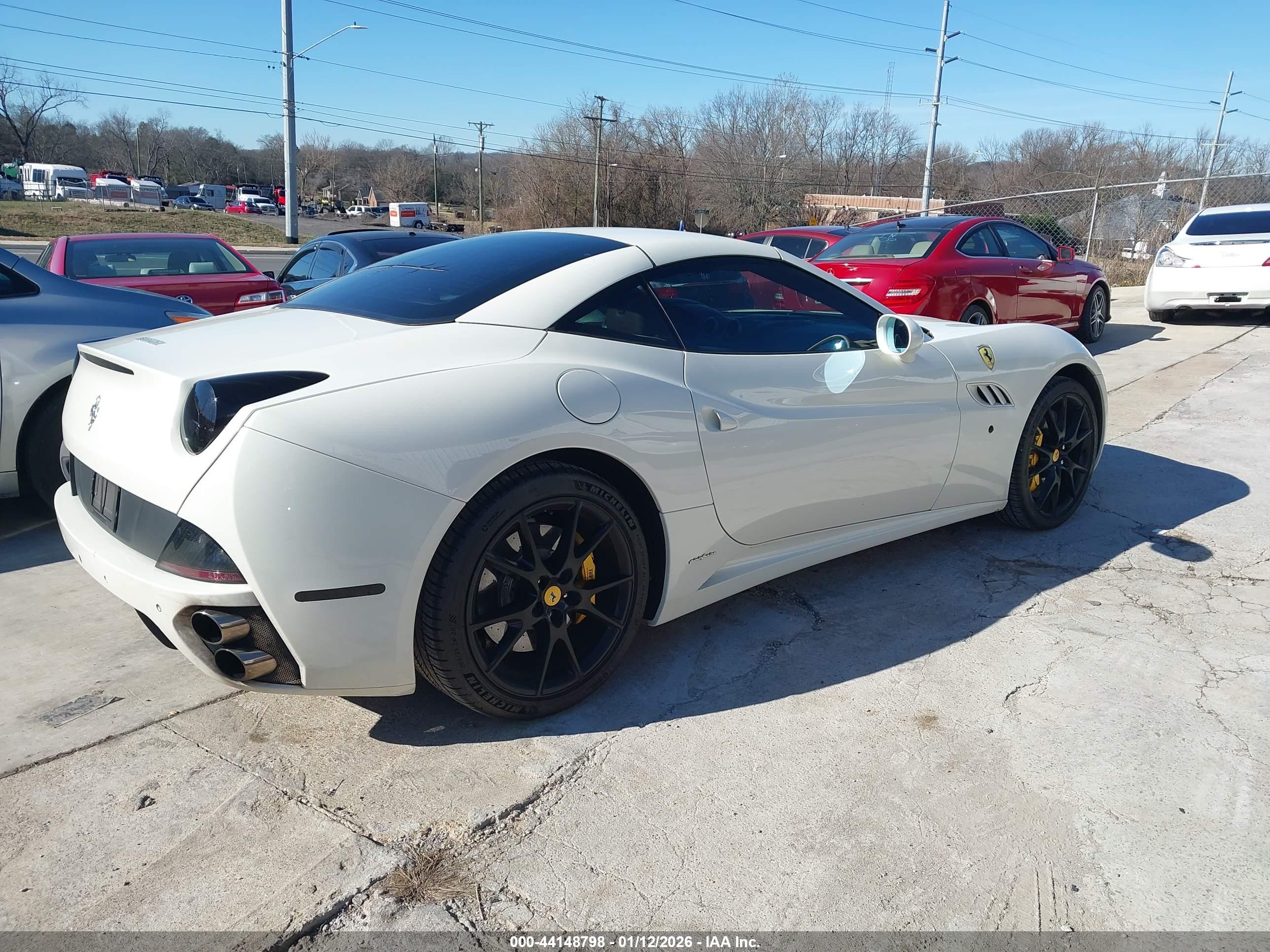 FERRARI CALIFORNIA image 4